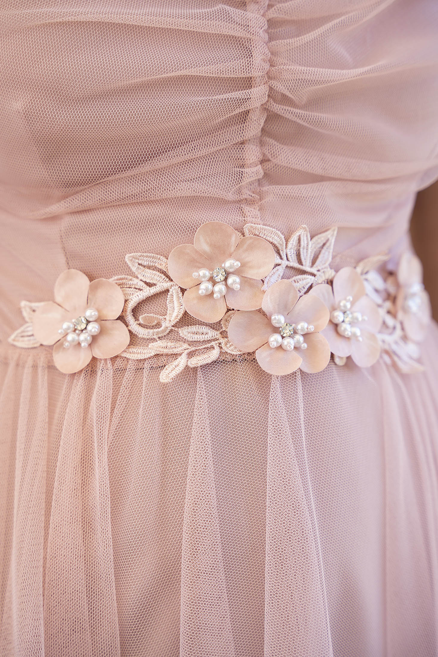 Lightpink dress short cut cloche from tulle with raised flowers 5 - StarShinerS.com