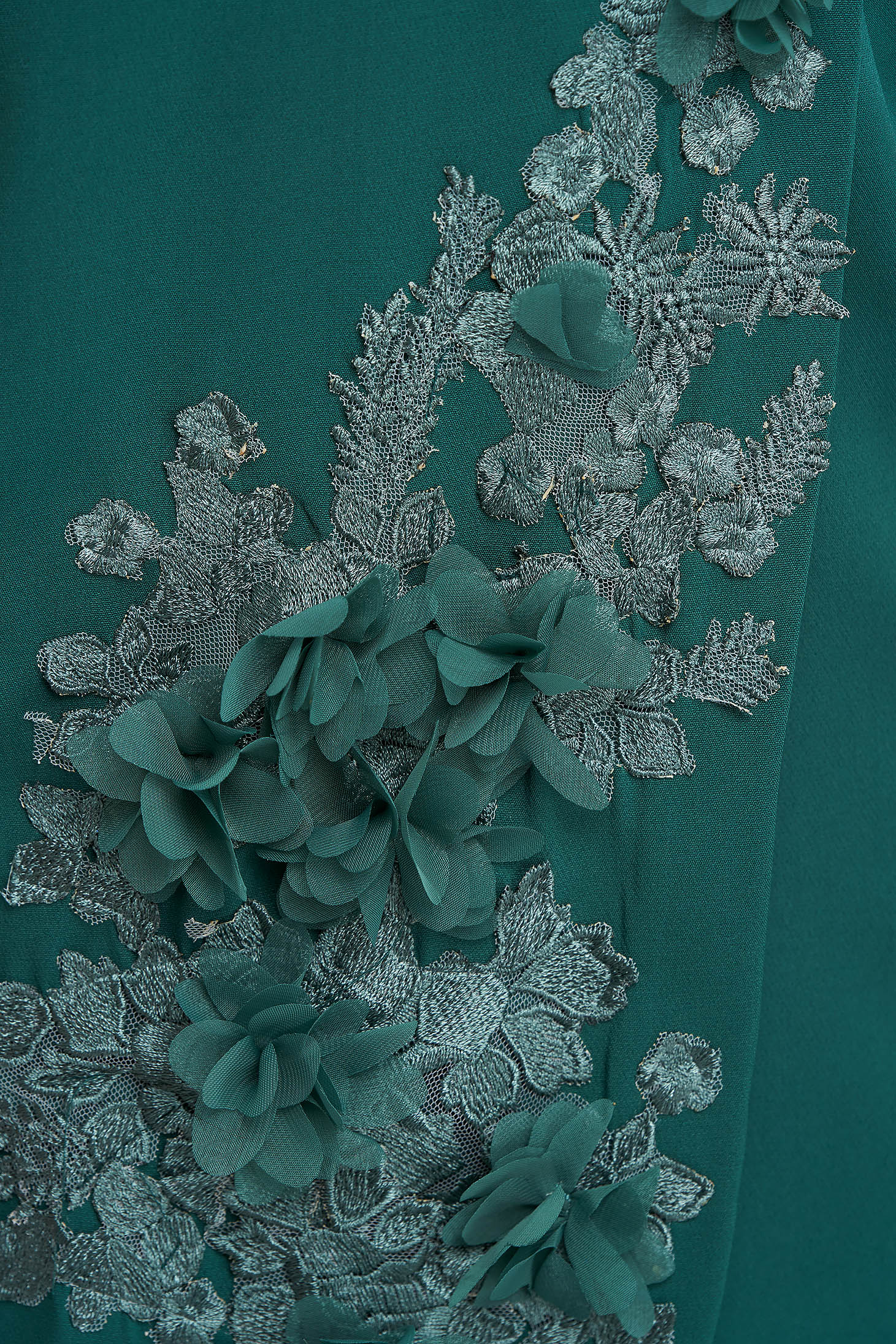 Zöld midi ceruza ruha rugalmas szövetből virágos hímzéssel - StarShinerS 5 - StarShinerS.hu