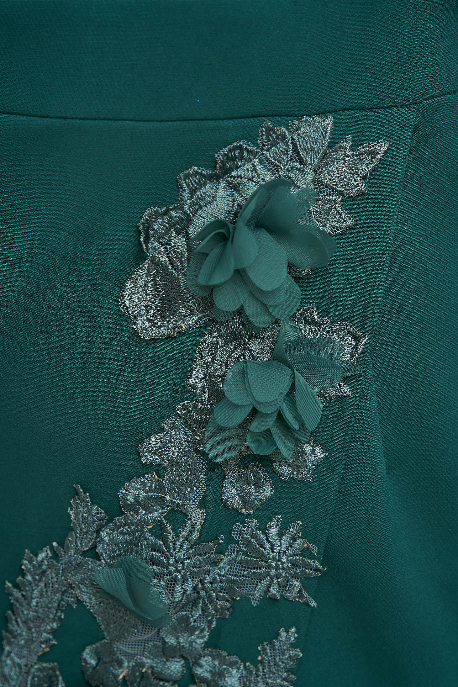 Zöld midi ceruza ruha rugalmas szövetből virágos hímzéssel - StarShinerS 6 - StarShinerS.hu