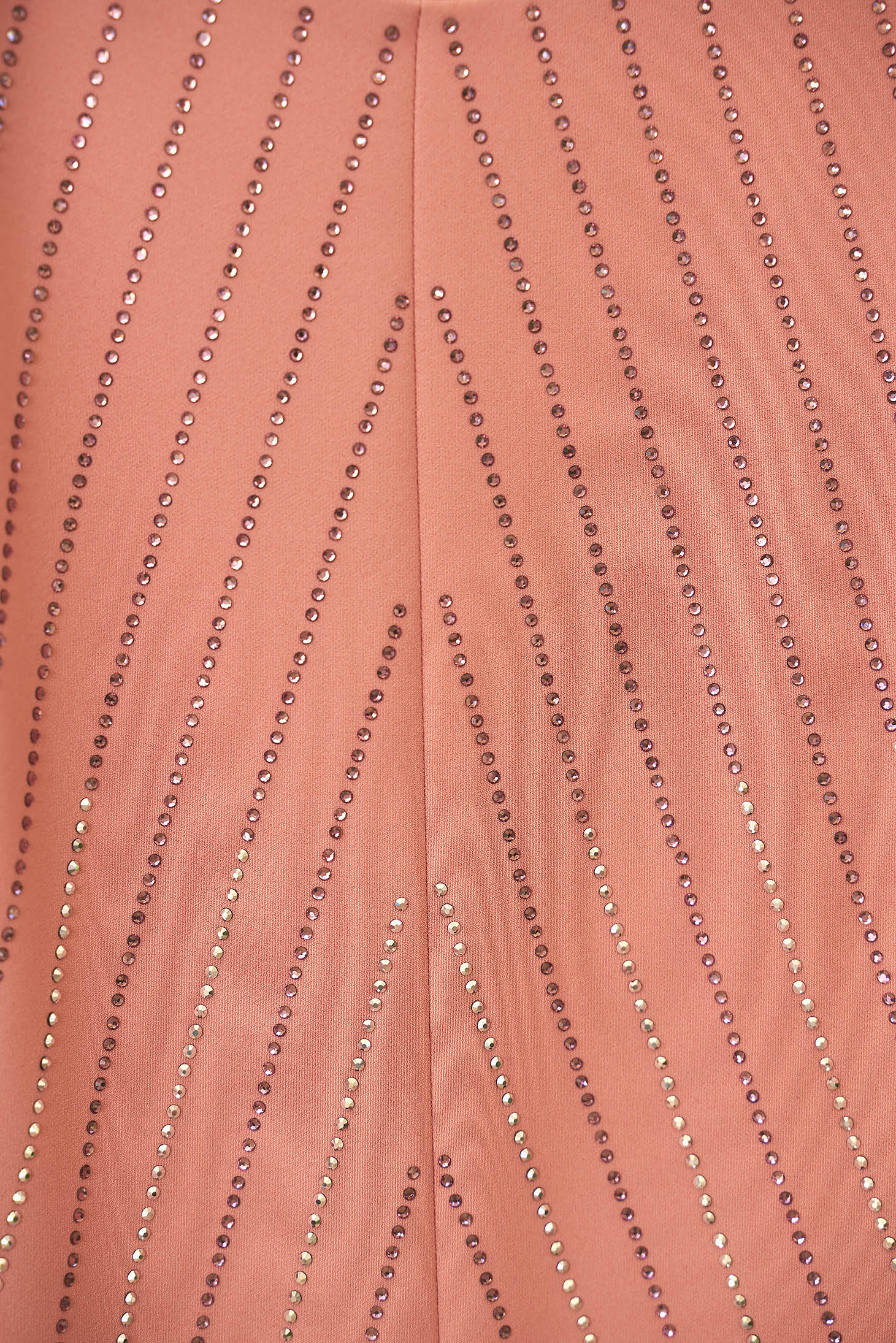 Elegáns ruha pink midi ceruza elöl felsliccelt csillogó kiegészítőkkel rugalmas szövetből 4 - StarShinerS.hu