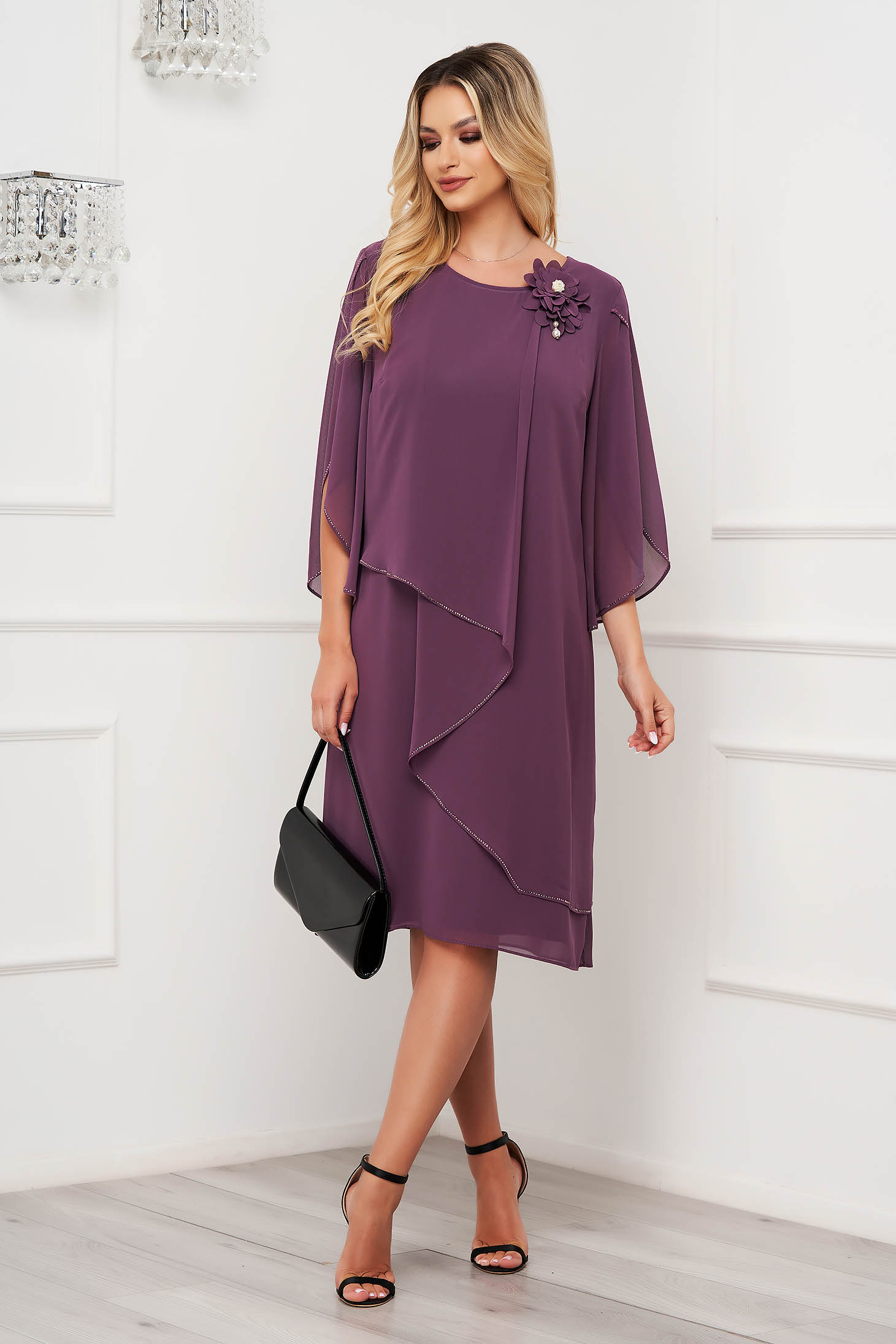 Világos lila midi bő szabású muszlin ruha bross kiegészítővel 4 - StarShinerS.hu