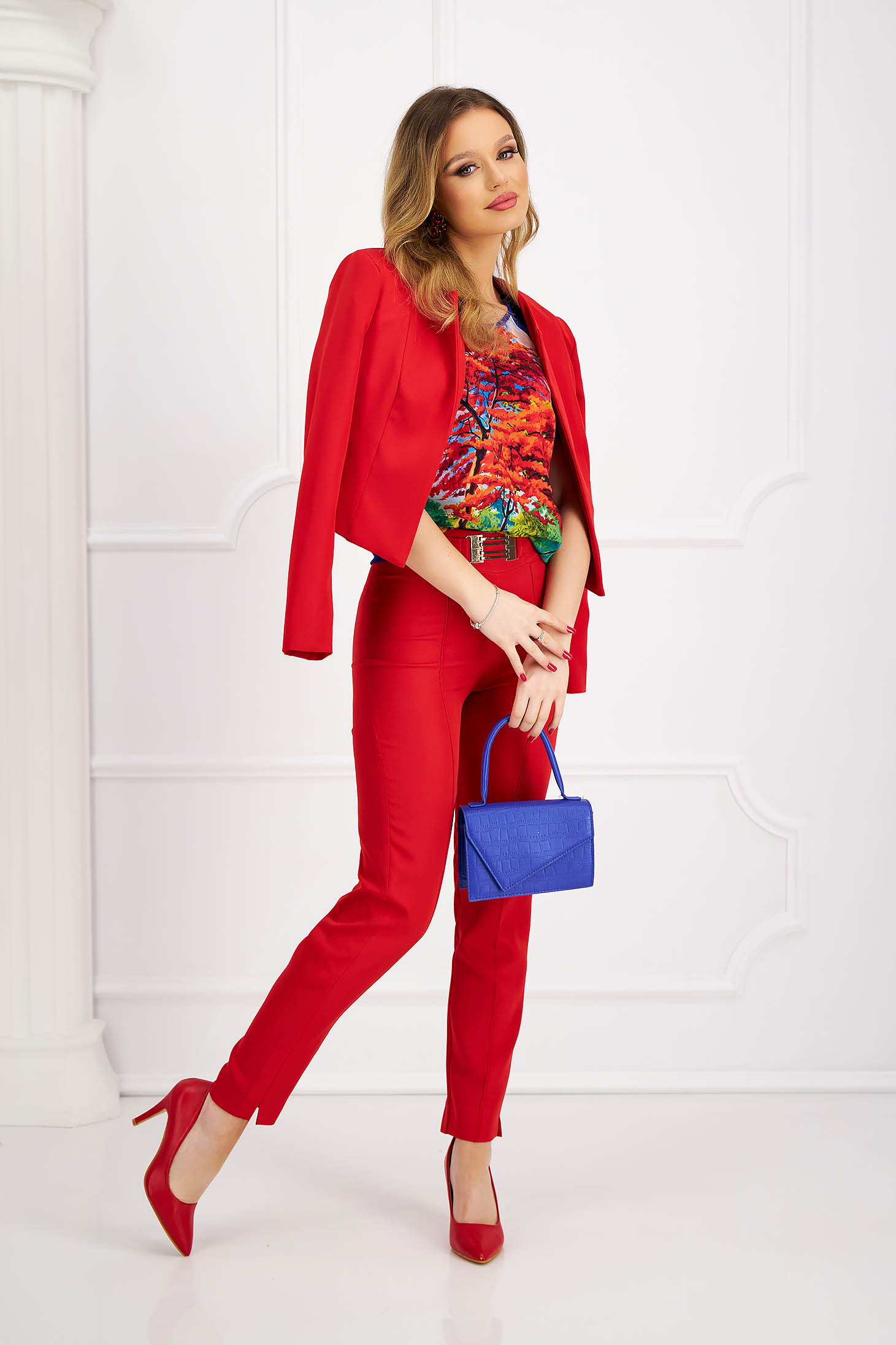 Red tapered trousers made of slightly elastic fabric with high waist accessorized with a buckle - StarShinerS 4 - StarShinerS.com