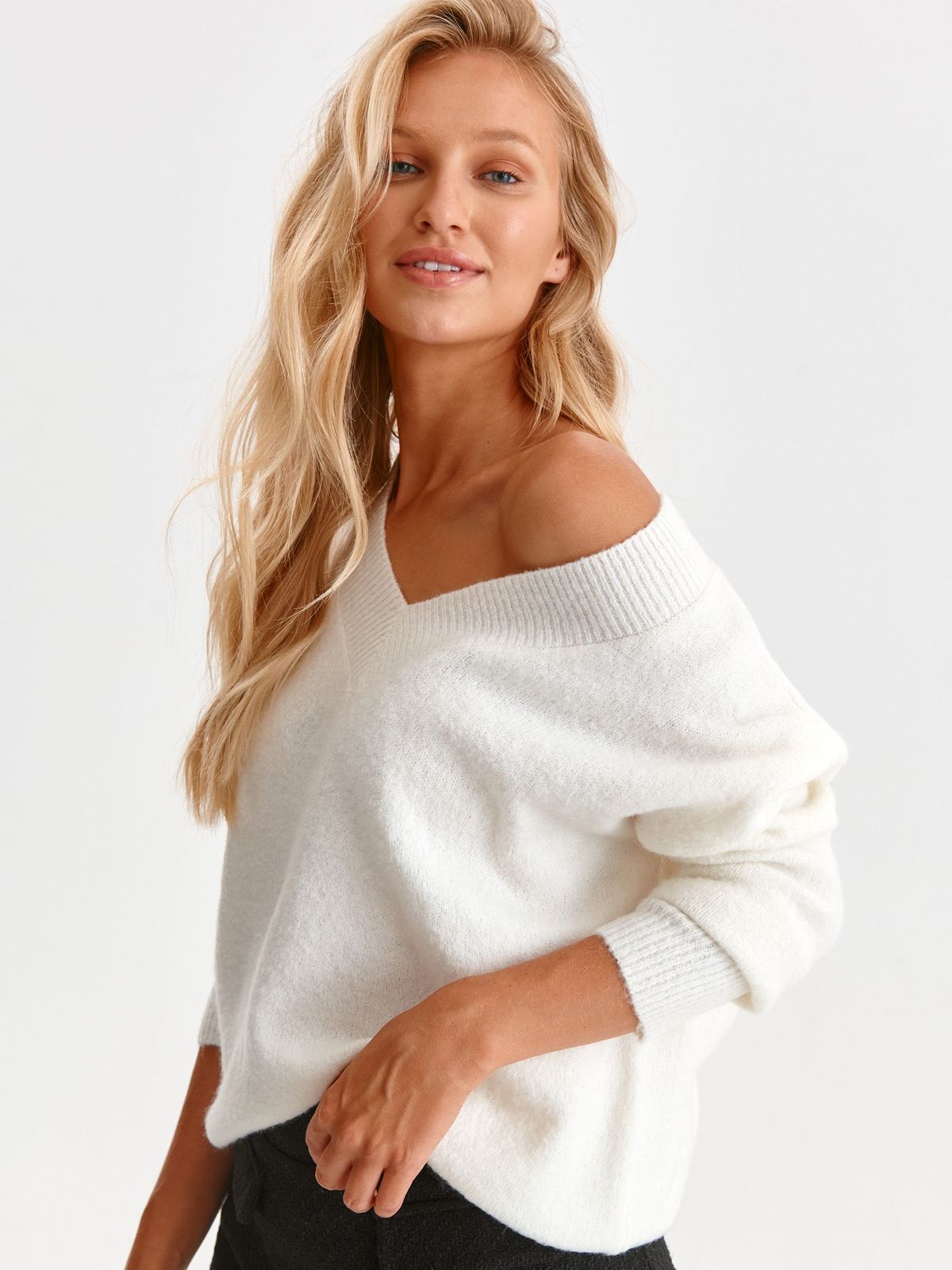 White sweater knitted loose fit 4 - StarShinerS.com