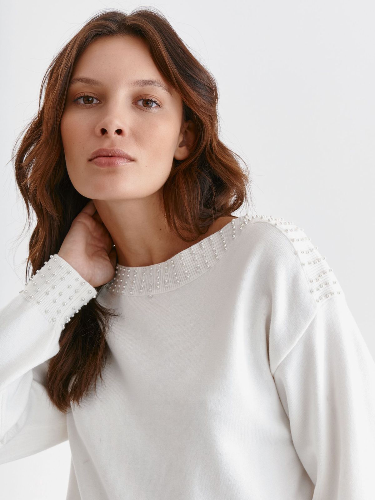 White sweater knitted loose fit with pearls 4 - StarShinerS.com