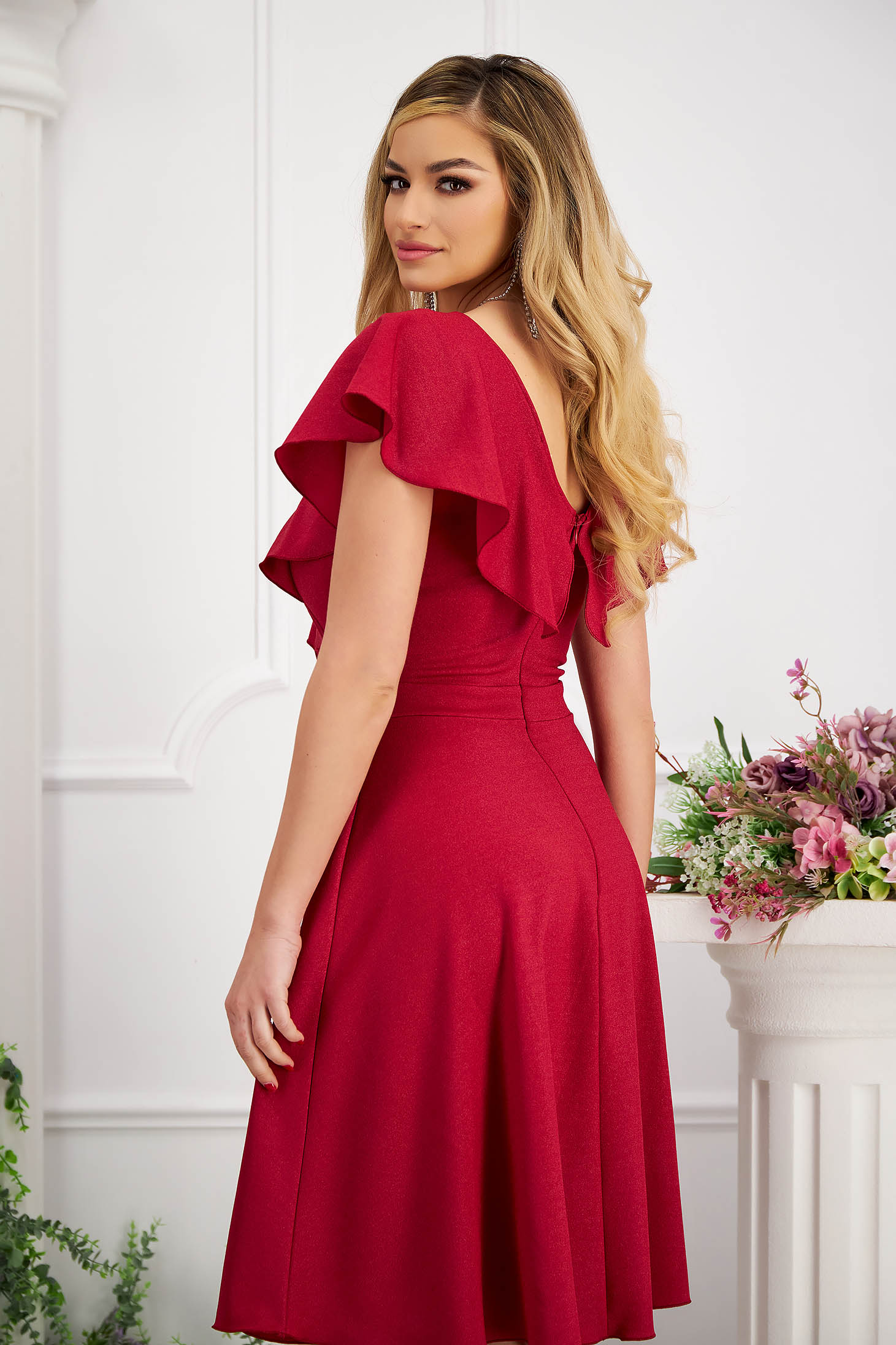 Rochie din crep rosie pana la genunchi in clos cu aplicatii cu sclipici - StarShinerS 2 - StarShinerS.ro