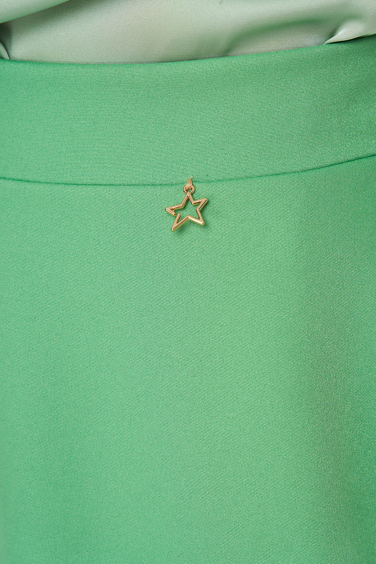 Fusta din stofa usor elastica verde-deschis in clos cu buzunare - StarShinerS 6 - StarShinerS.ro