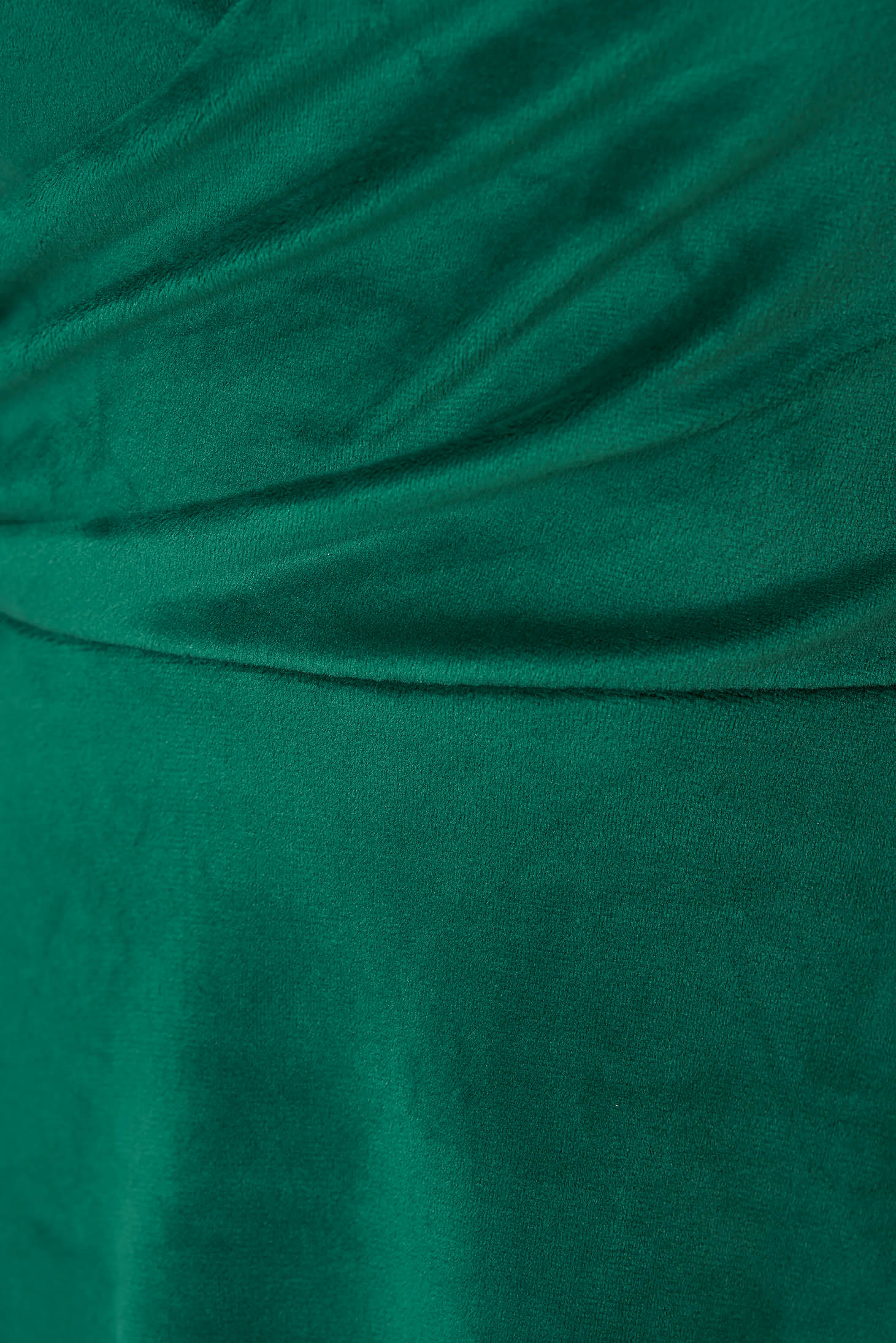 Rochie din catifea verde in clos cu decolteu petrecut - StarShinerS 5 - StarShinerS.ro