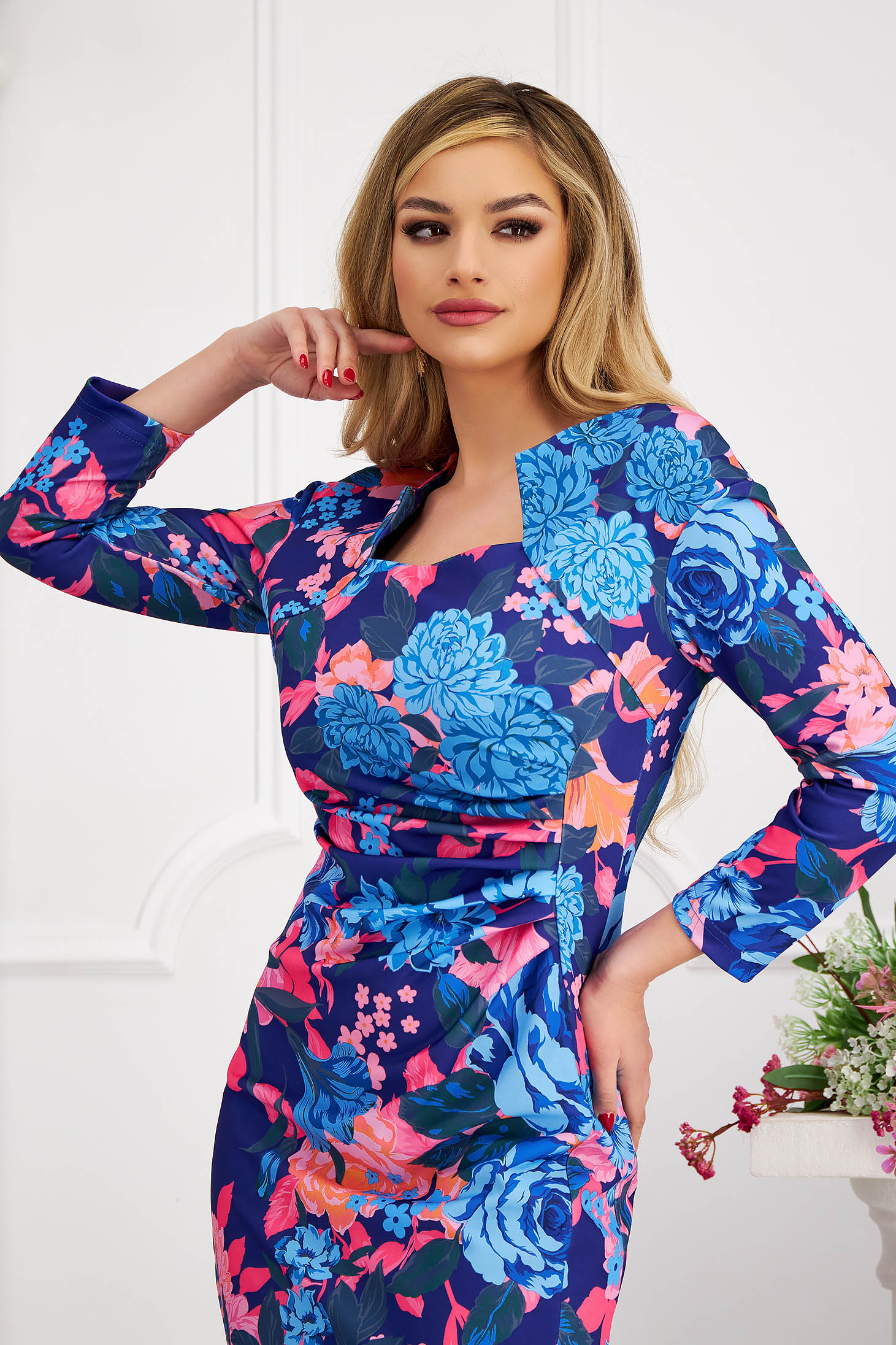 Pencil type crepe dress with front material draping and digital print - StarShinerS