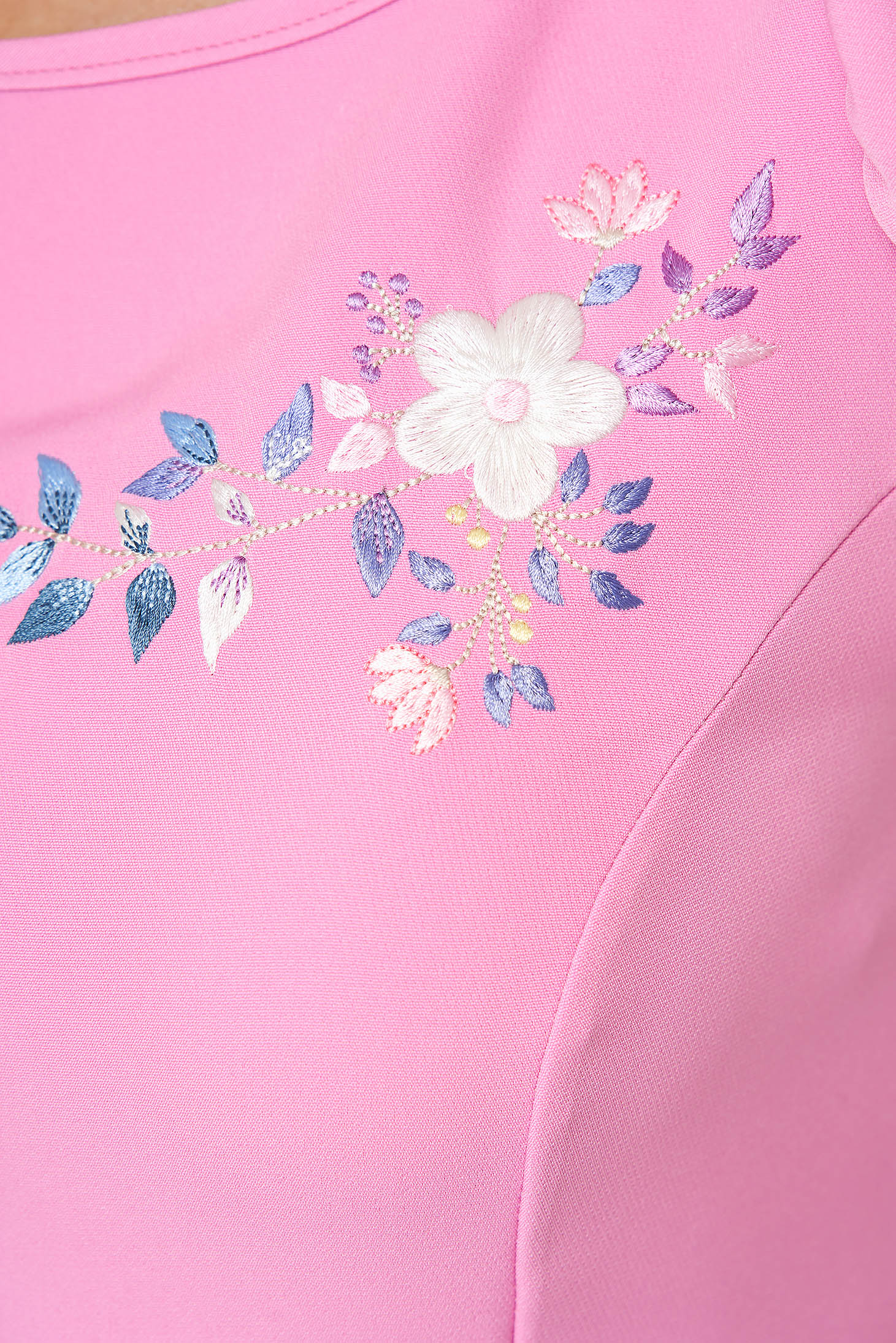 Világos rózsaszínű harang bő ujjú hímzett ruha enyhén rugalmas szövetből - StarShinerS 6 - StarShinerS.hu