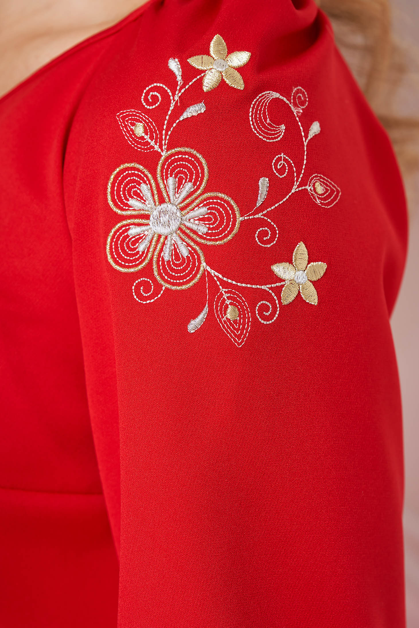 Piros a-vonalú ruha enyhén rugalmas szövetből hímzett betétekkel - StarShinerS 6 - StarShinerS.hu