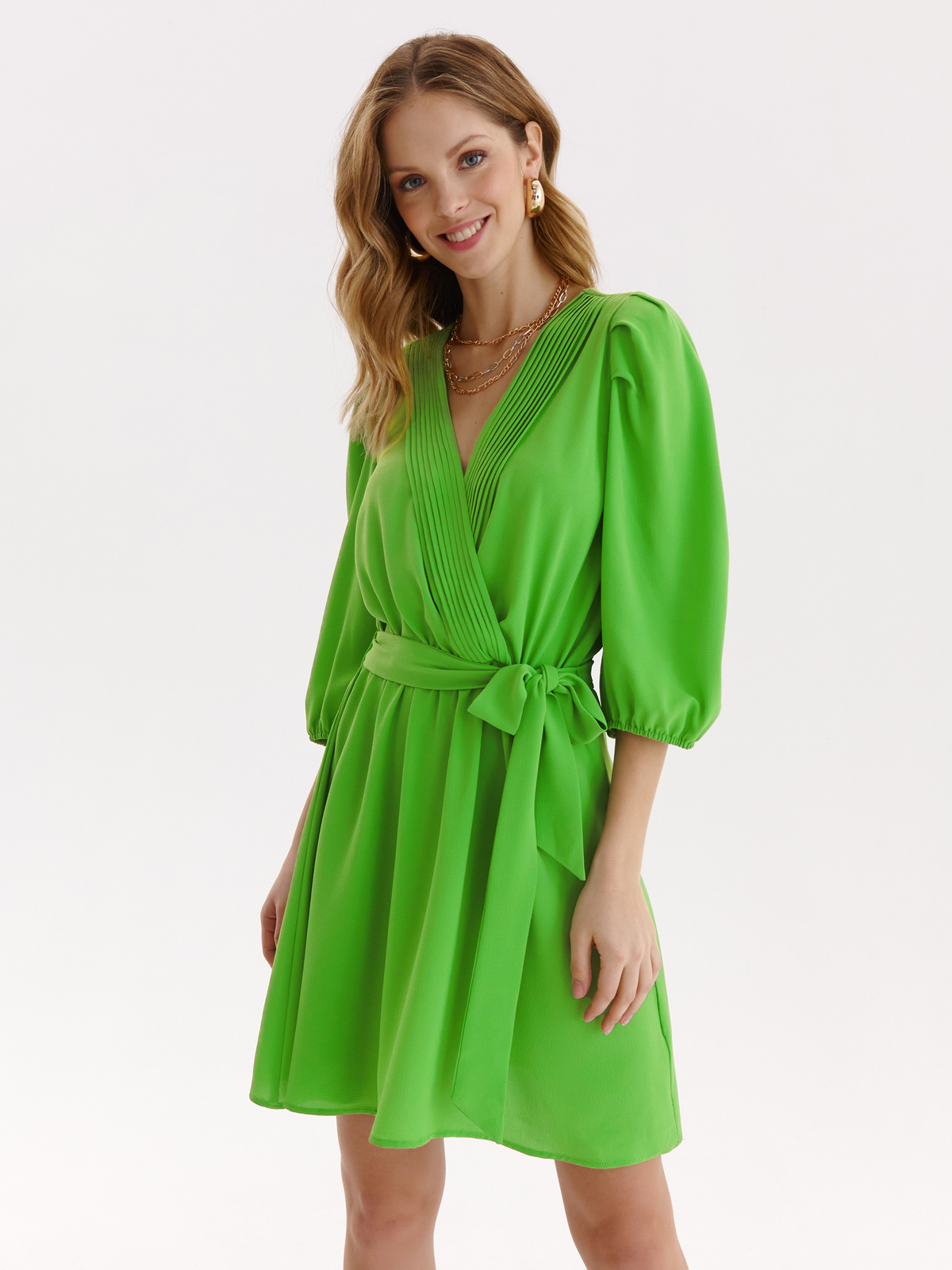Rochie din material subtire verde scurta in clos cu elastic in talie si maneci bufante - Top Secret 2 - StarShinerS.ro