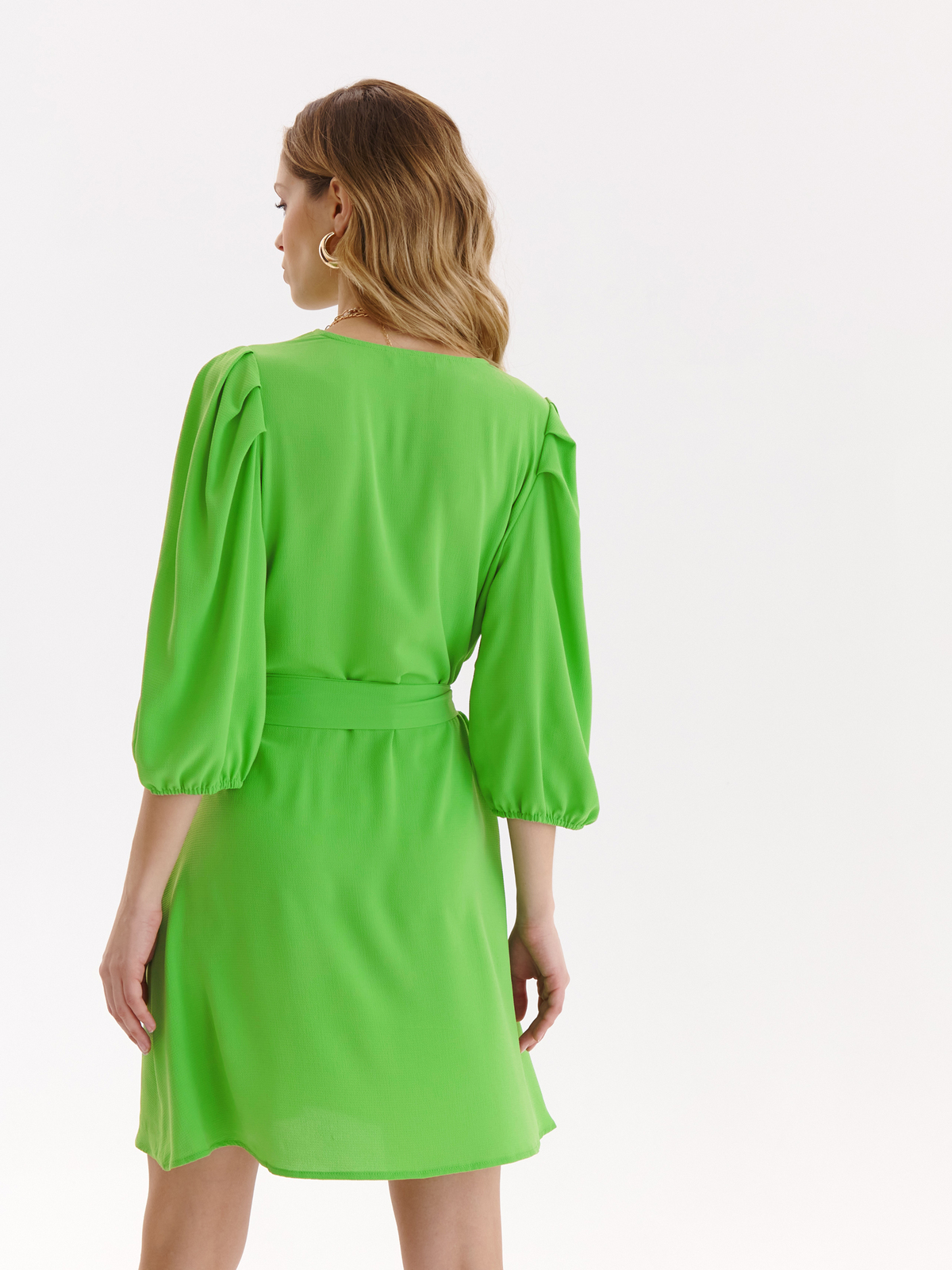 Rochie din material subtire verde scurta in clos cu elastic in talie si maneci bufante - Top Secret 3 - StarShinerS.ro