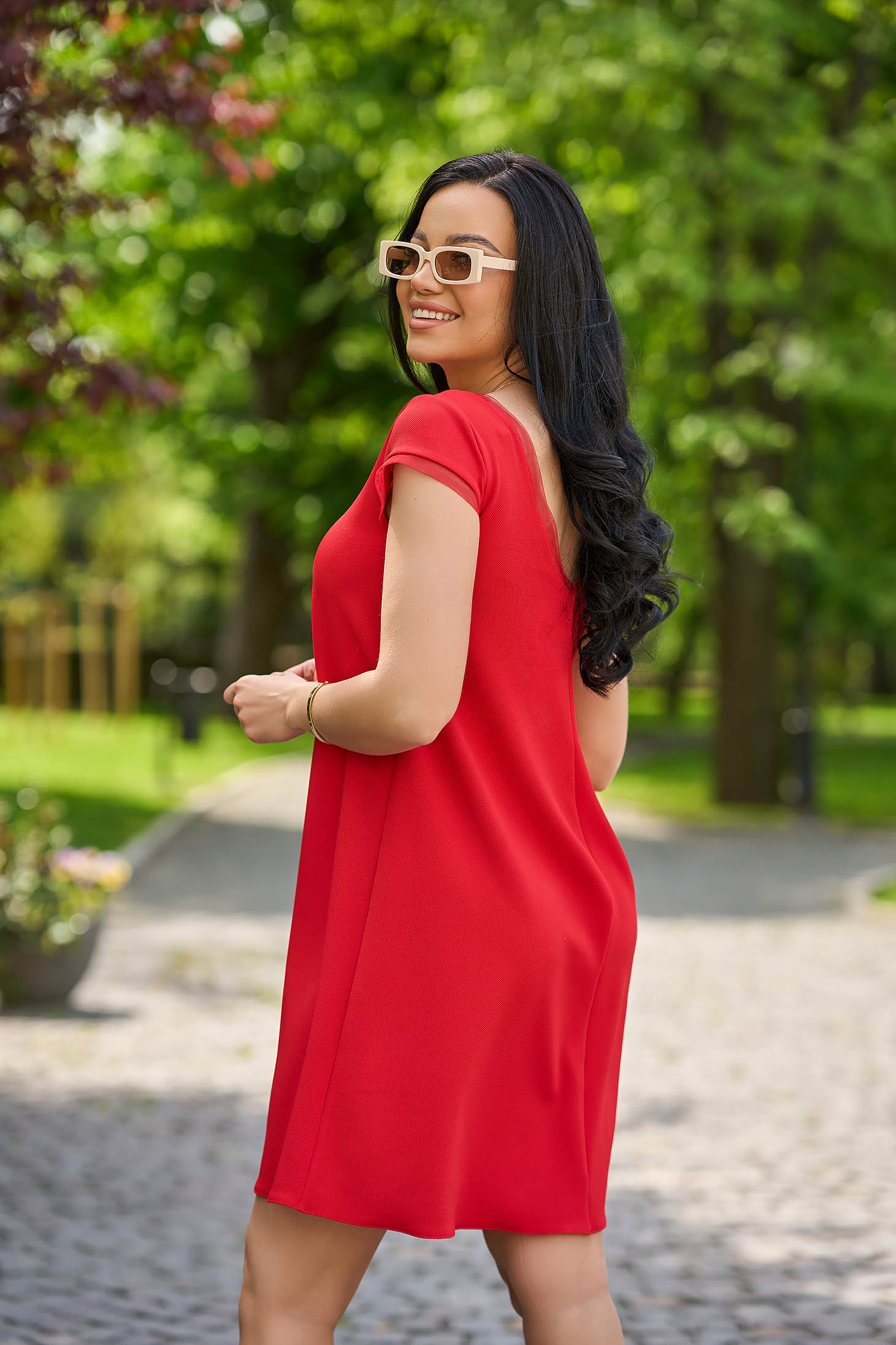 Red Crepe Short Dress with Wide Cut and V-Neck at the Back - StarShinerS 4 - StarShinerS.com
