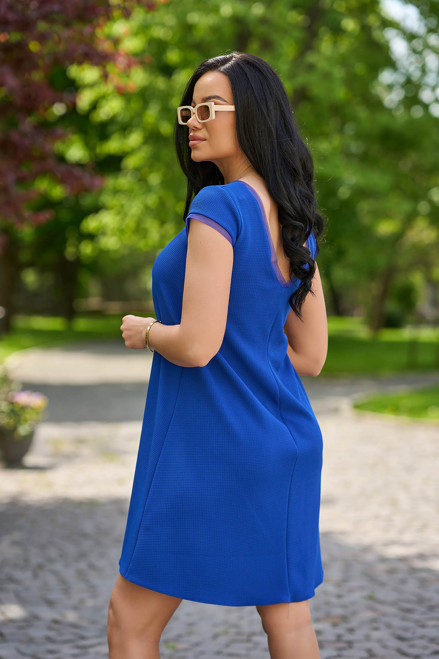Blue crepe short dress with wide cut and v-neck at the back - StarShinerS 2 - StarShinerS.com