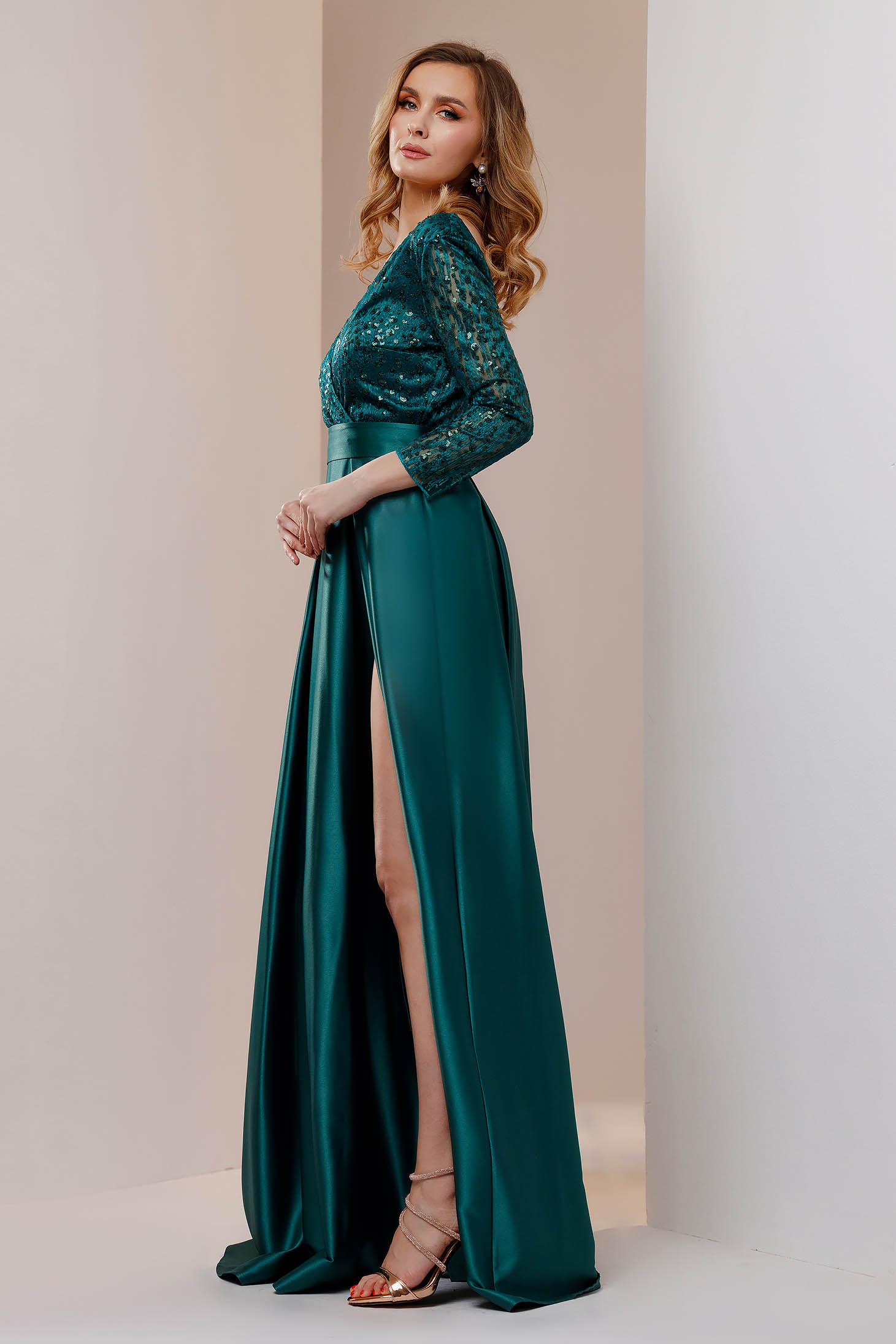 Green dress long taffeta with v-neckline with sequin embellished details 2 - StarShinerS.com