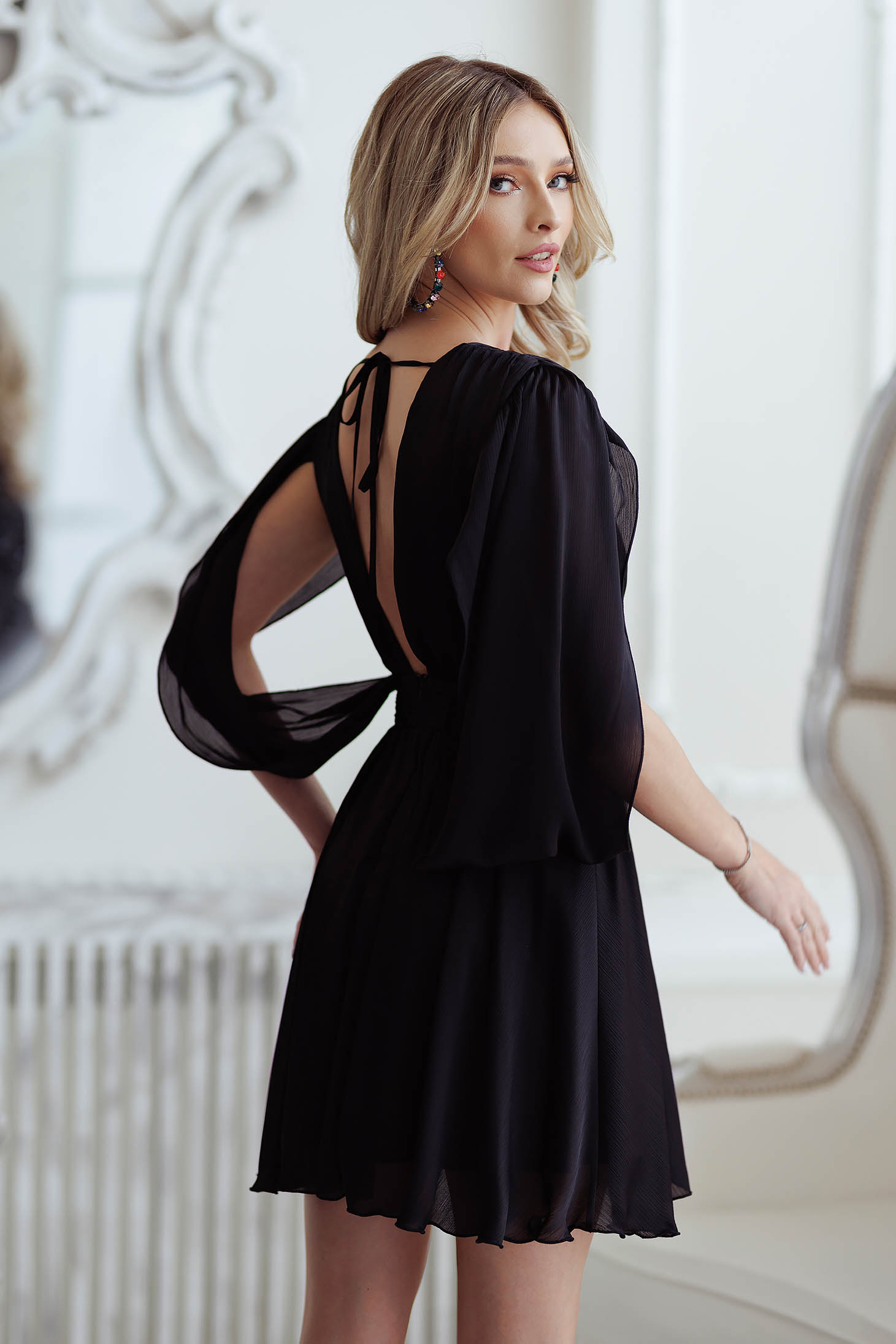 Fekete harang muszlin ruha strasszos kiegészítővel ellátott 2 - StarShinerS.hu