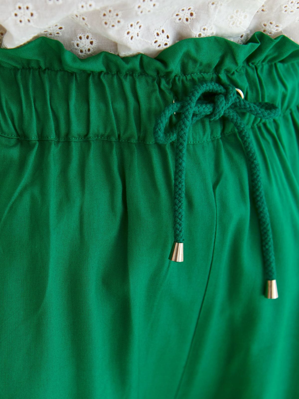 Green shorts thin fabric loose fit lateral pockets 5 - StarShinerS.com