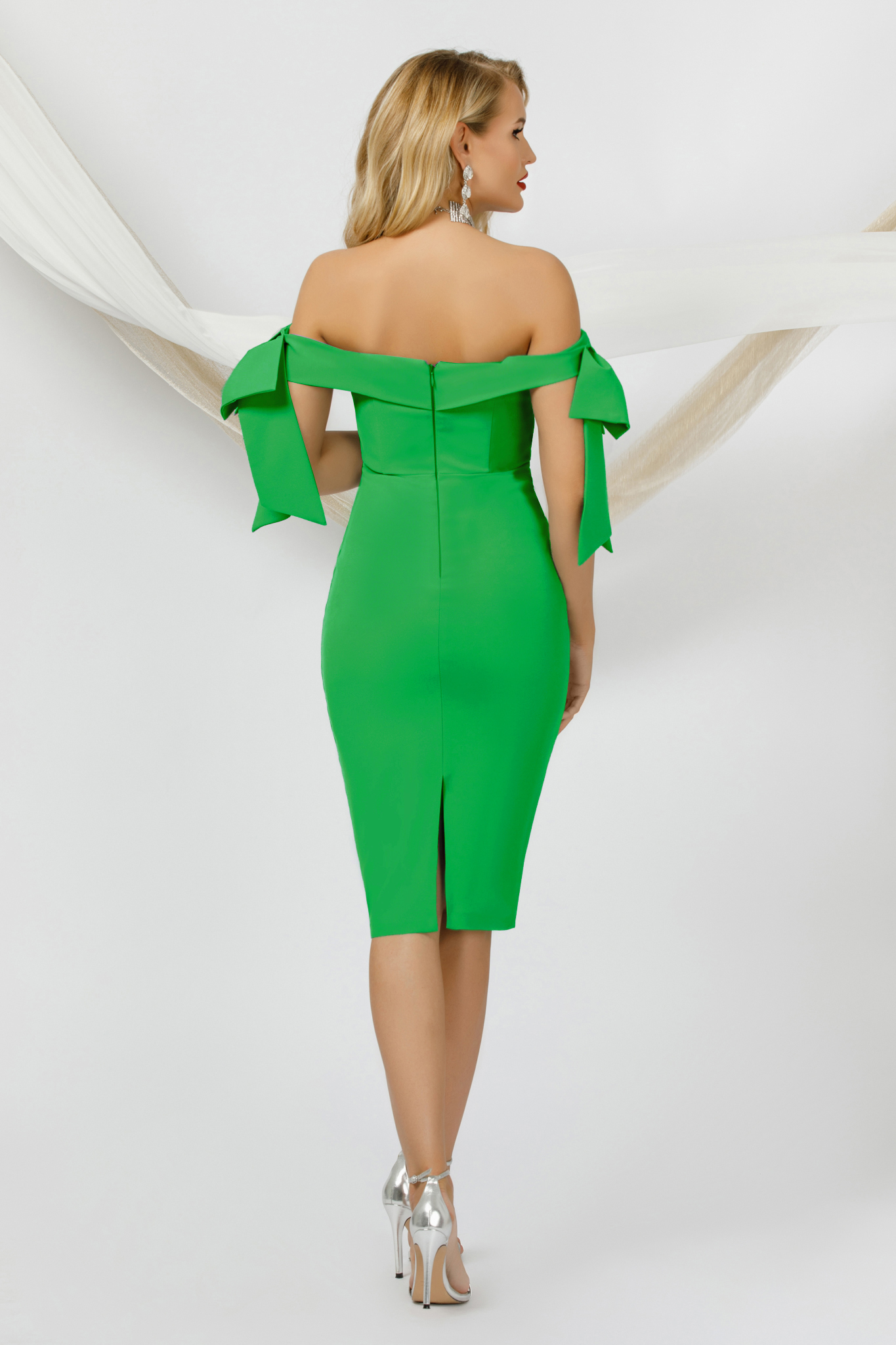 Green pencil dress made of thin material accessorized with bows - PrettyGirl 2 - StarShinerS.com