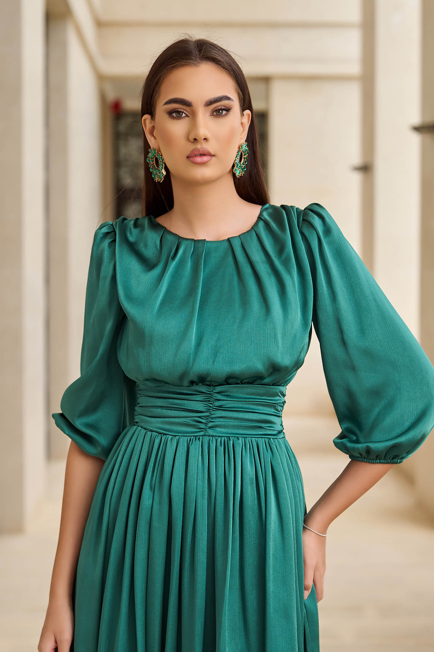 Rochie din satin verde-inchis midi in clos cu maneci trei-sferturi bufante - StarShinerS 7 - StarShinerS.ro