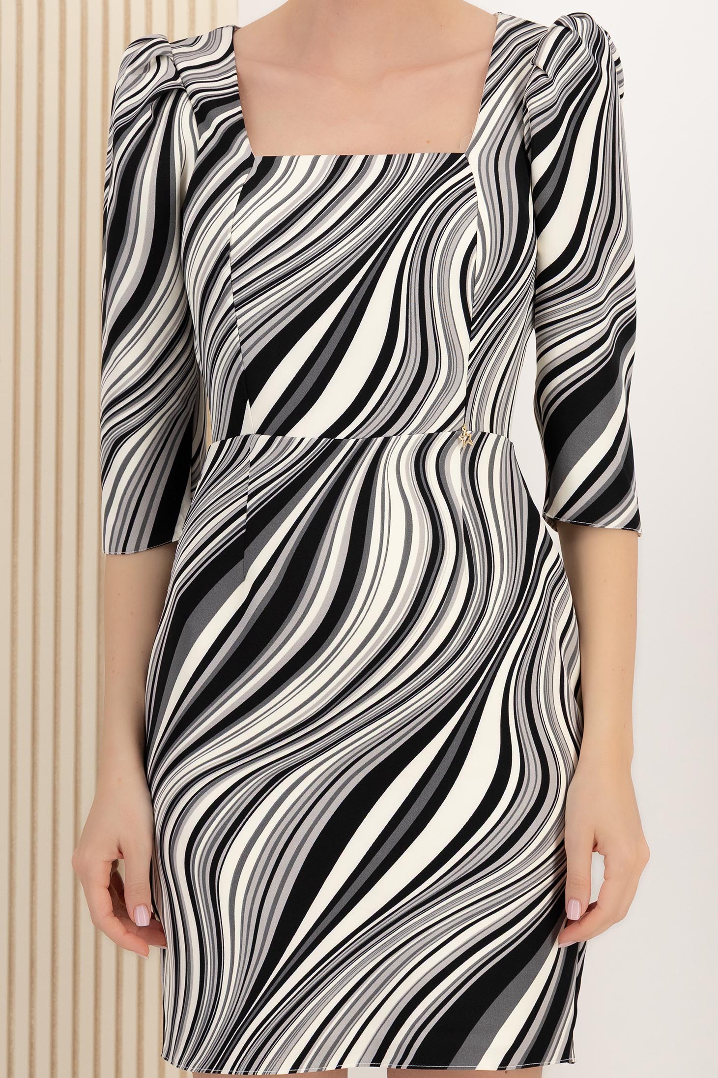 Rochie din stofa elastica neagra scurta tip creion cu umeri bufanti - StarShinerS 4 - StarShinerS.ro