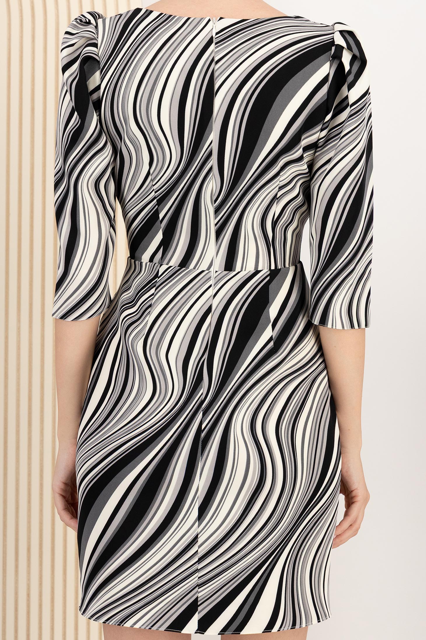Rochie din stofa elastica neagra scurta tip creion cu umeri bufanti - StarShinerS 5 - StarShinerS.ro