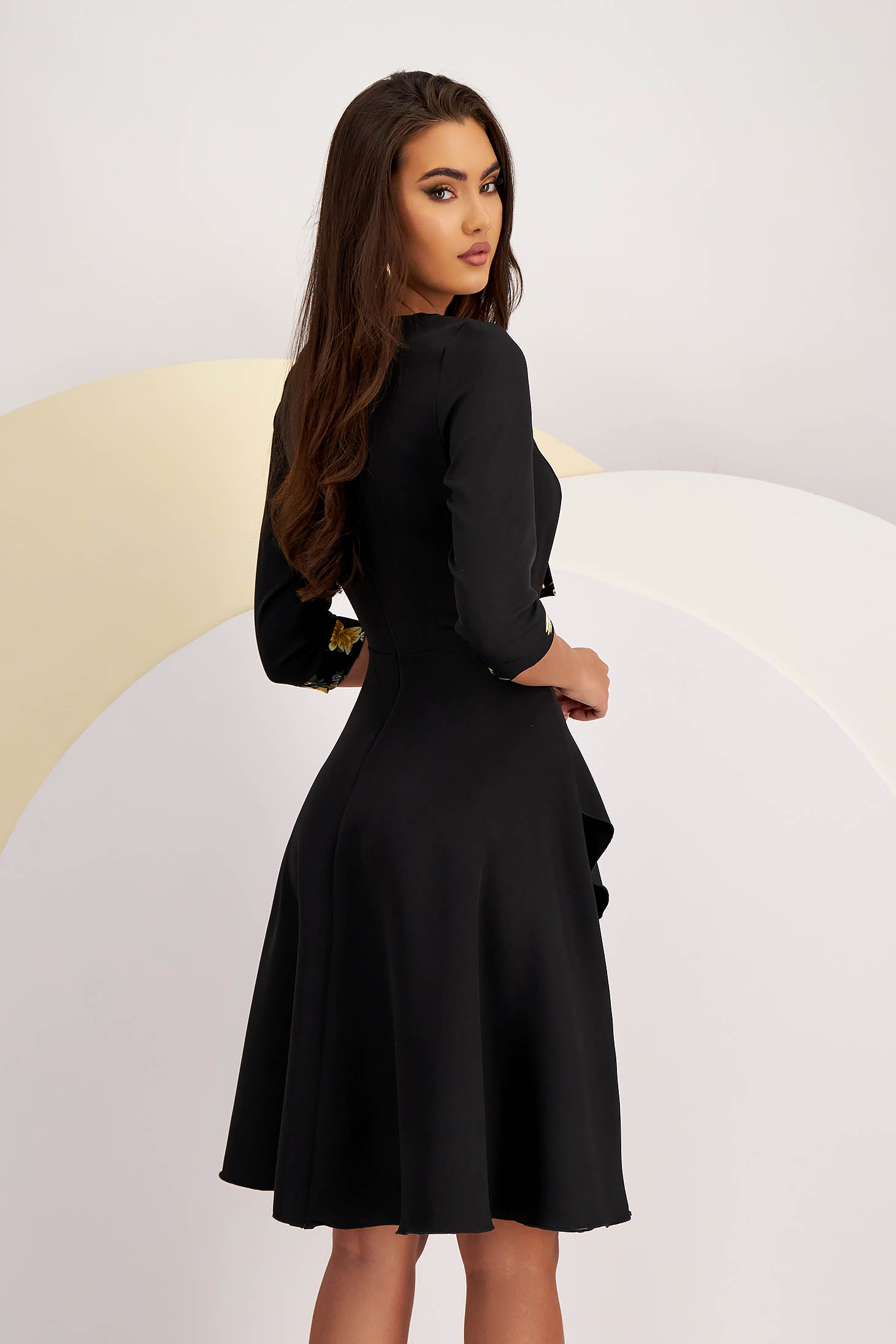 Rochie din stofa elastica neagra pana la genunchi in clos cu funda decorativa - StarShinerS 2 - StarShinerS.ro