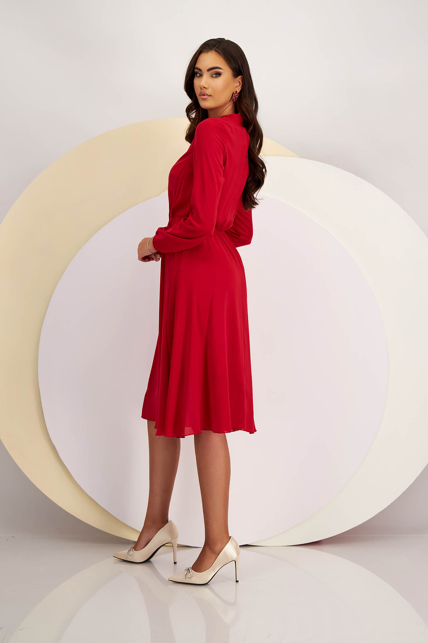 Piros muszlin midi ruha, harang alakú gumirozott derékrésszel 4 - StarShinerS.hu