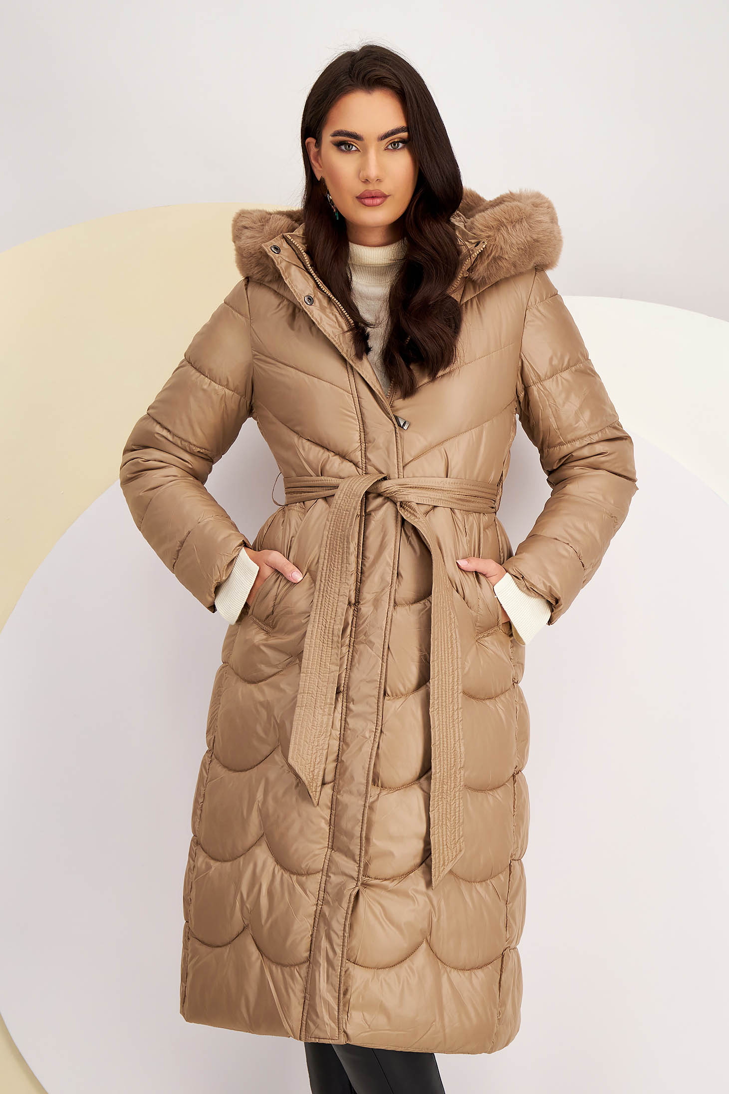 Geaca groasa din fas bej lunga cambrata cu gluga si insertie de blana ecologica detasabile 7 - StarShinerS.ro