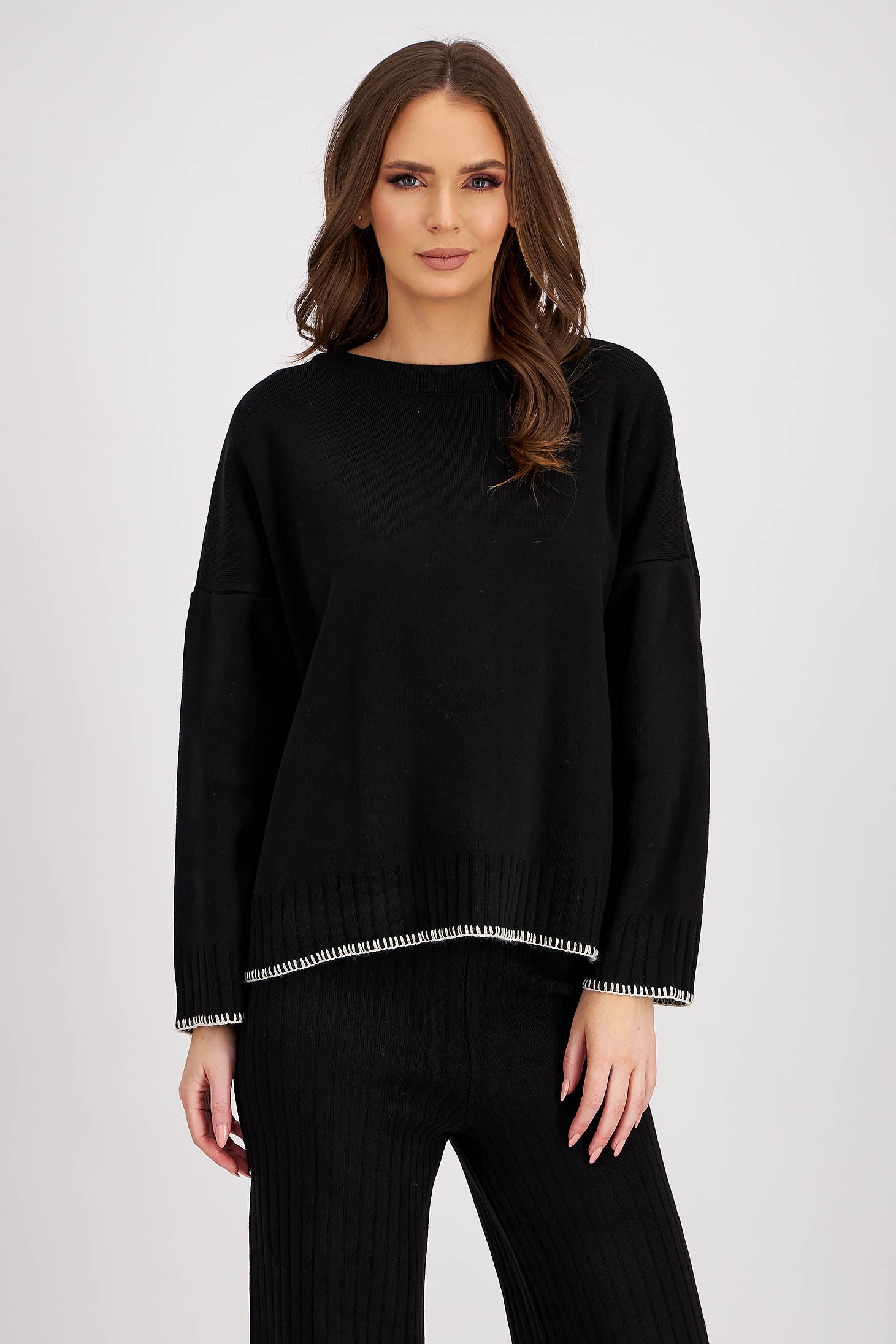 Compleu din tricot negru cu pantaloni usor evazati - SunShine 5 - StarShinerS.ro