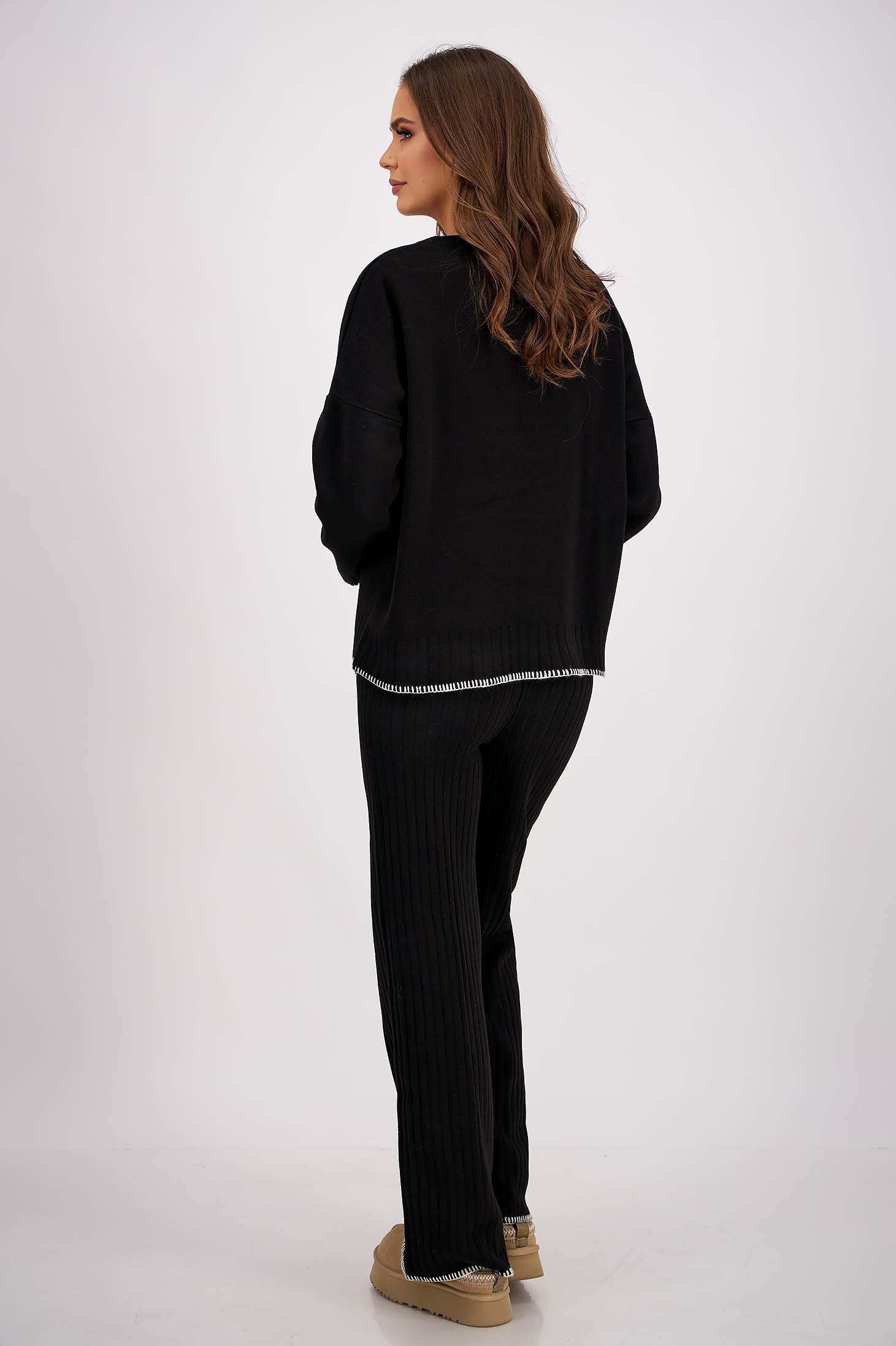Compleu din tricot negru cu pantaloni usor evazati - SunShine 3 - StarShinerS.ro