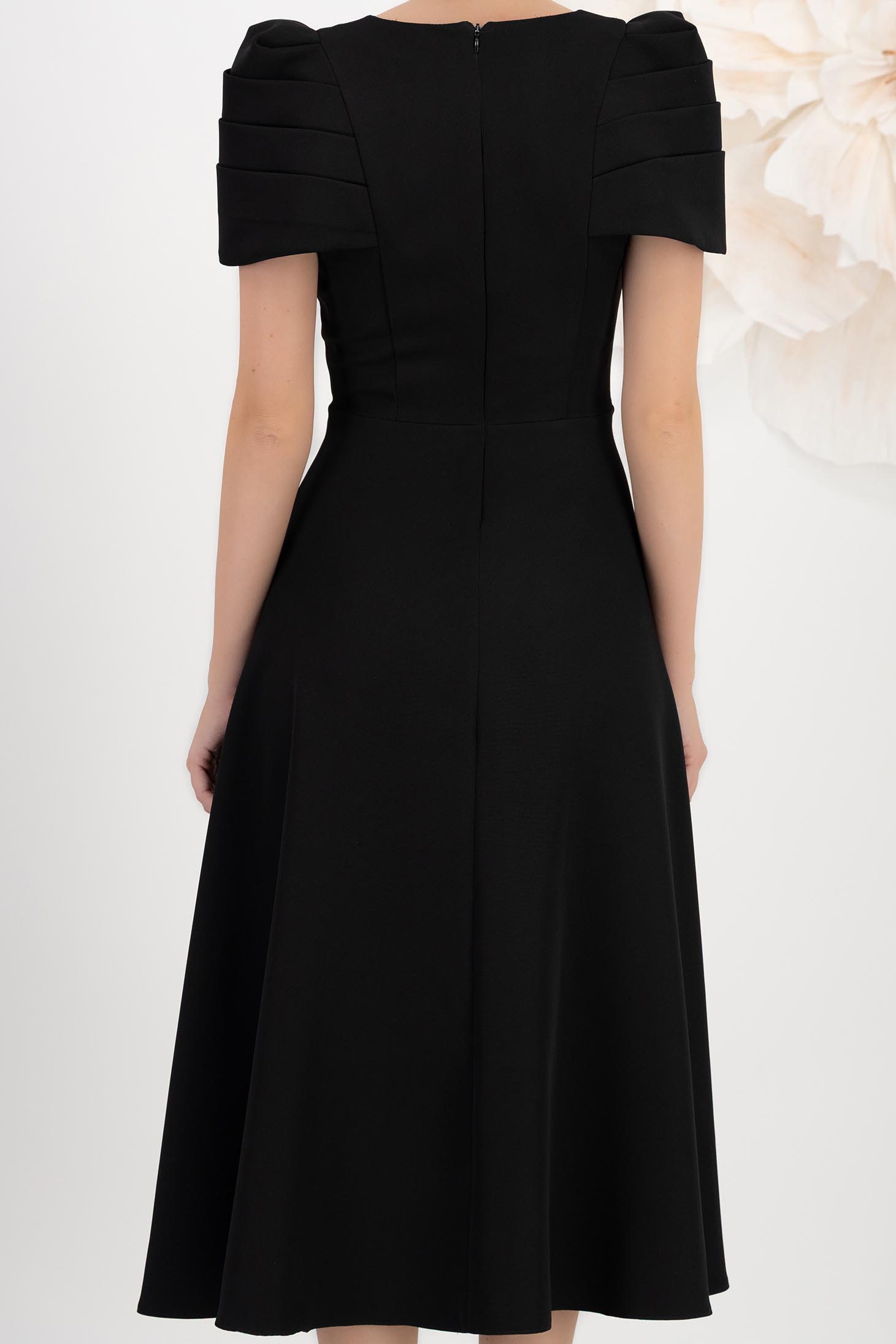 Rochie din stofa elastica neagra midi in clos accesorizata cu brosa - StarShinerS 5 - StarShinerS.ro
