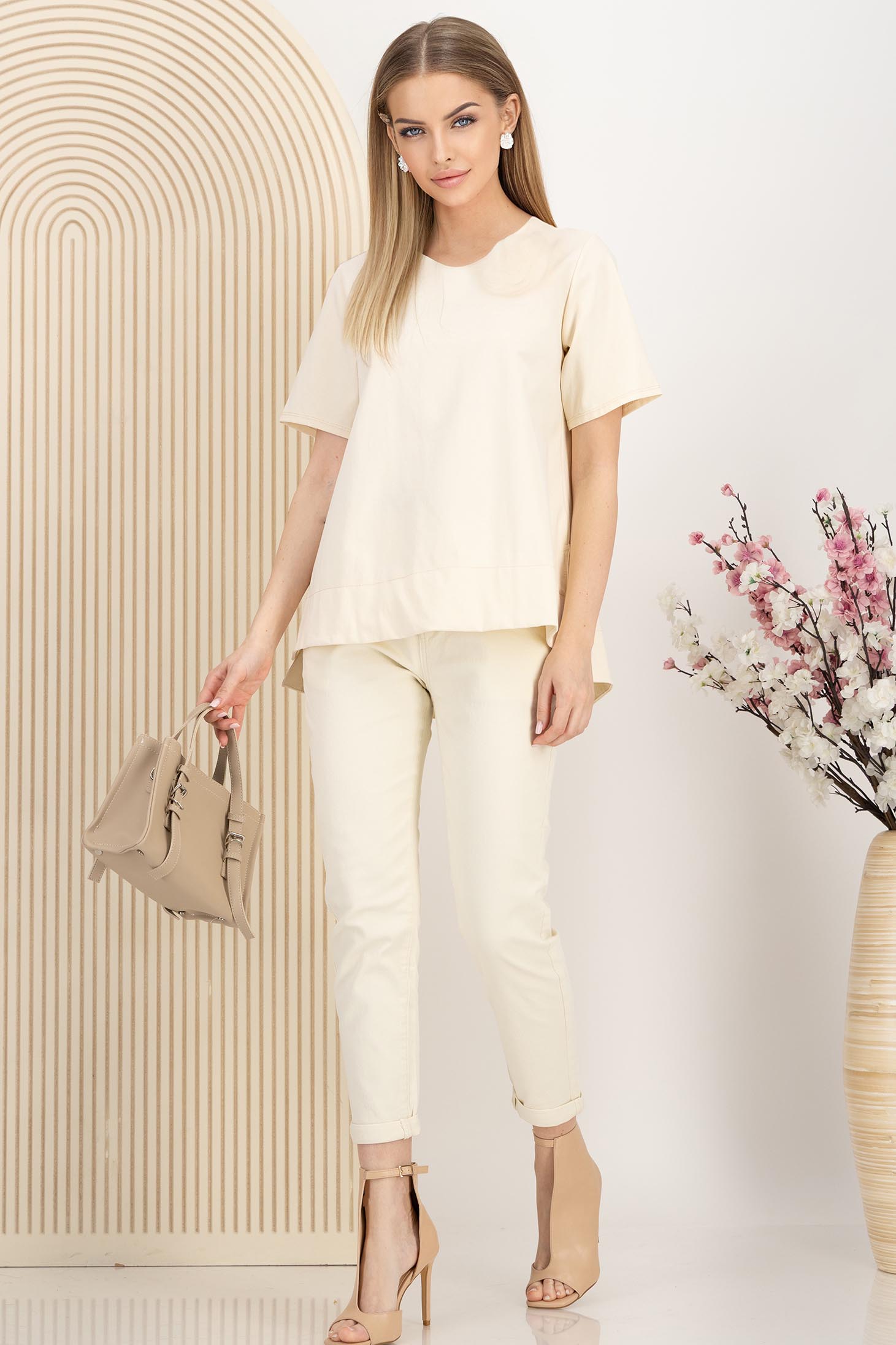 Tricou din bumbac bej cu croi larg usor asimetric cu brosa in forma de floare 6 - StarShinerS.ro