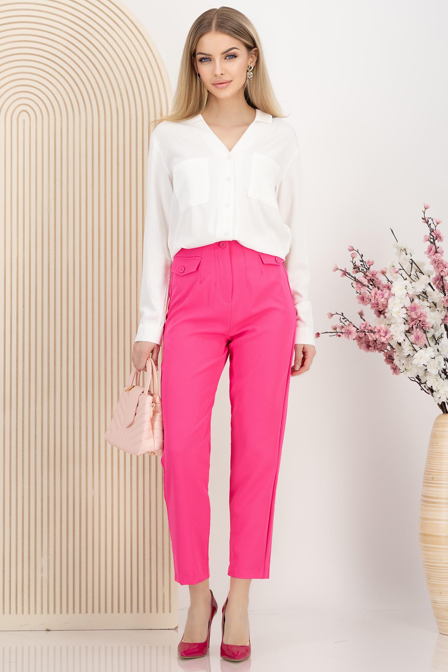 Pantaloni lungi din bumbac roz cu un croi drept si buzunare frontale false 2 - StarShinerS.ro