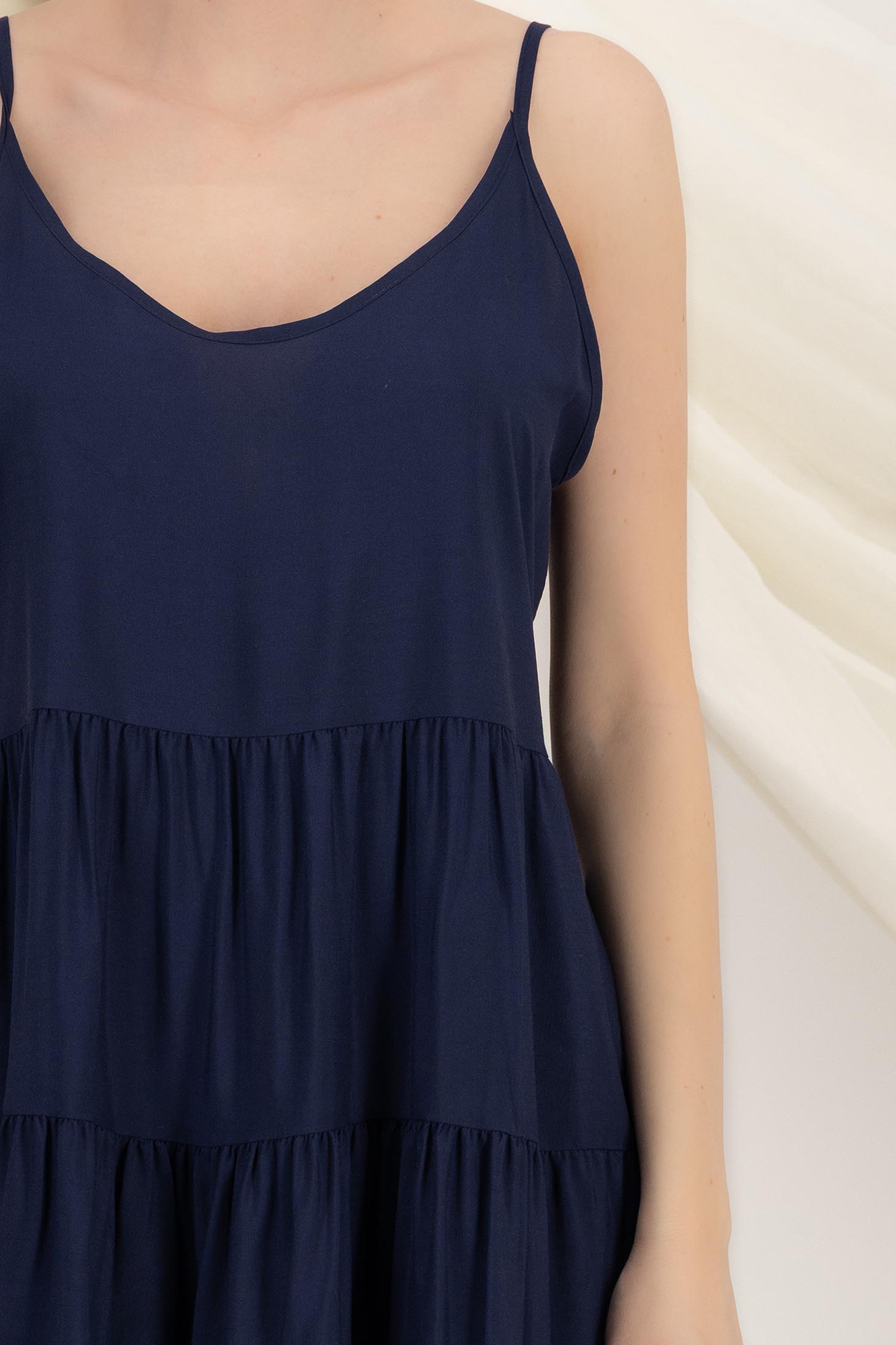 Rochie din viscoza bleumarin scurta in clos cu spatele gol 6 - StarShinerS.ro