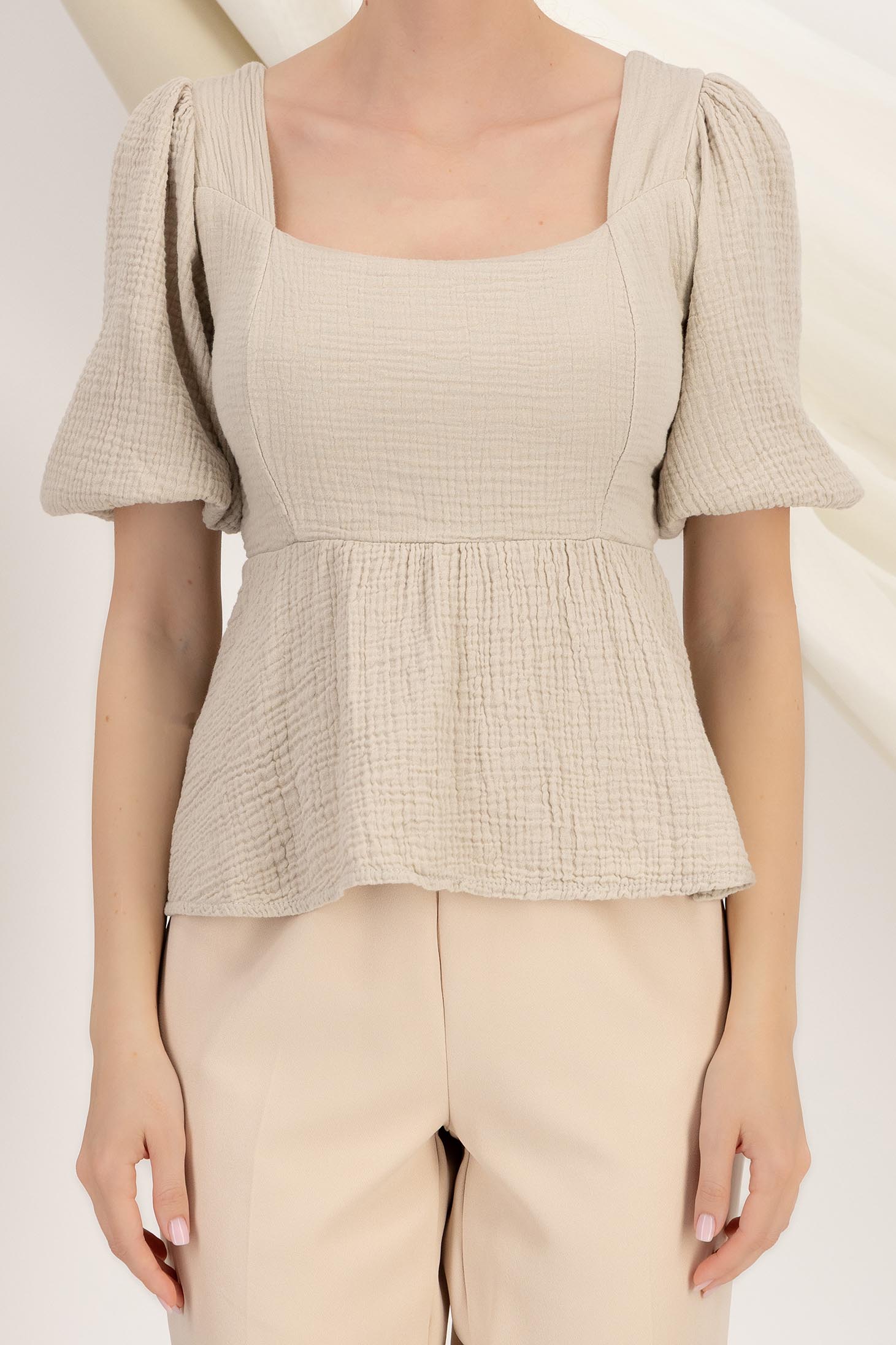 Bluza dama din bumbac bej cu peplum si maneci bufante 4 - StarShinerS.ro