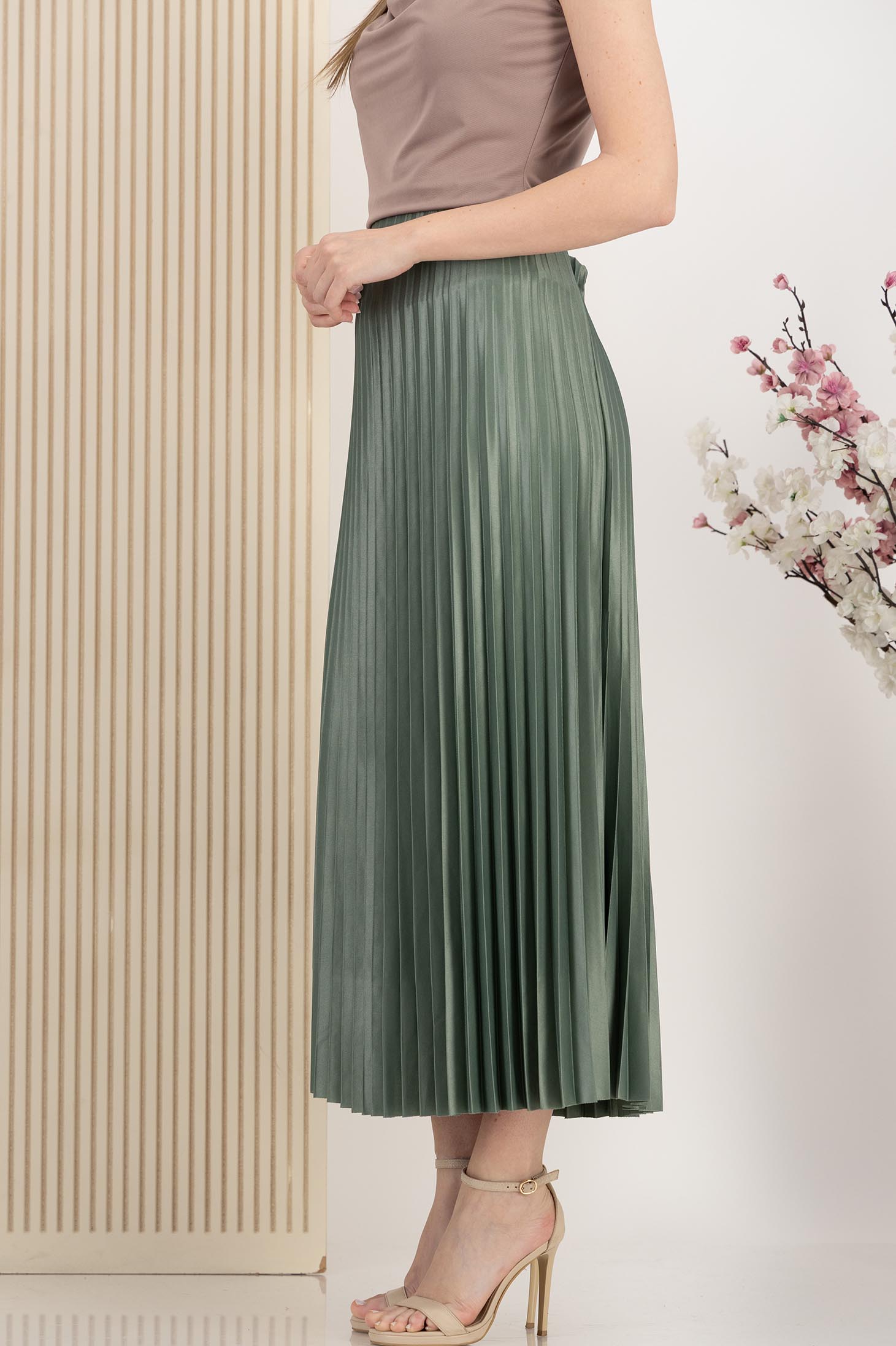 Fusta mint plisata din lycra midi in clos cu elastic in talie 3 - StarShinerS.ro