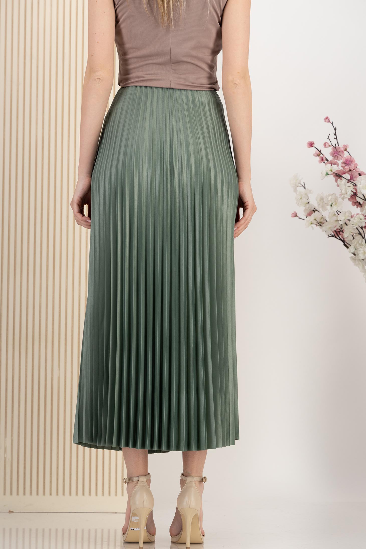 Fusta mint plisata din lycra midi in clos cu elastic in talie 4 - StarShinerS.ro