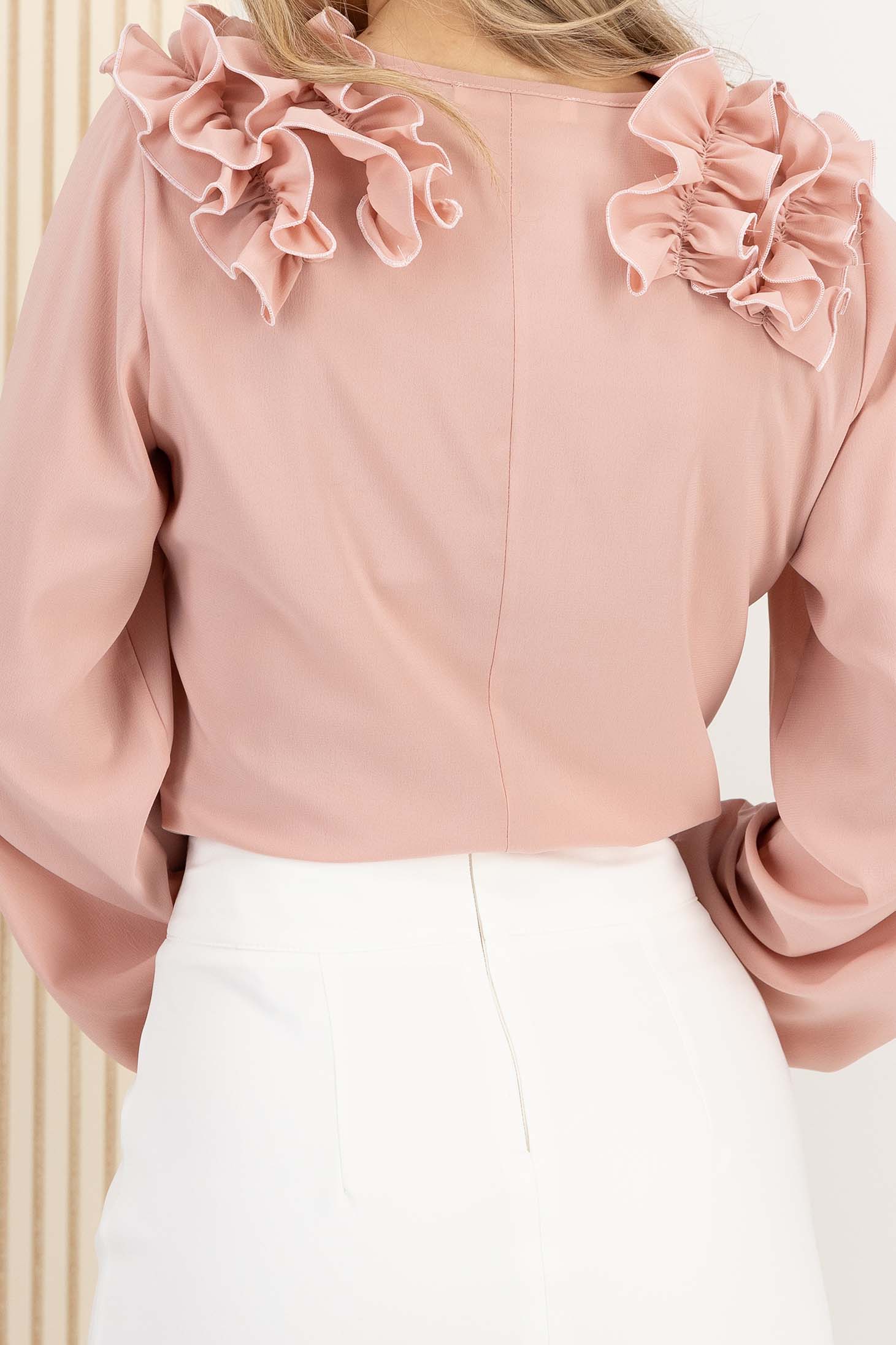 Bluza dama din voal roz pudra cu croi larg si volanase la umeri - StarShinerS 5 - StarShinerS.ro