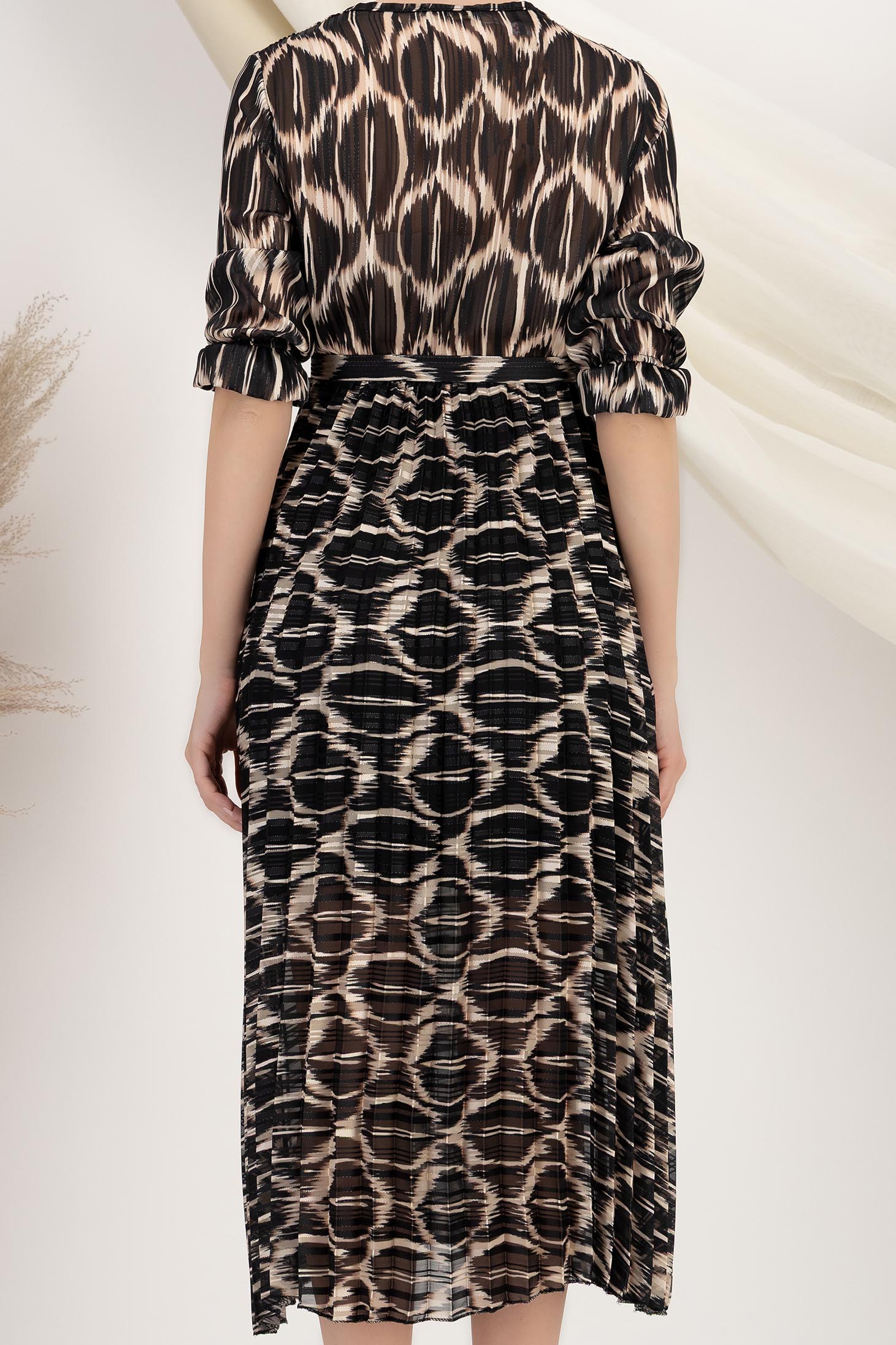 Rochie plisata din voal neagra midi in clos cu elastic in talie si accesoriu tip curea 5 - StarShinerS.ro