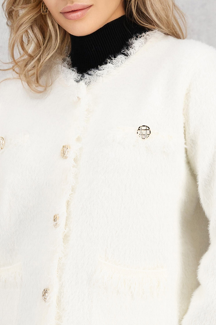 Cardigan din tricot pufos alb cu un croi larg si nasturi decorativi 7 - StarShinerS.ro