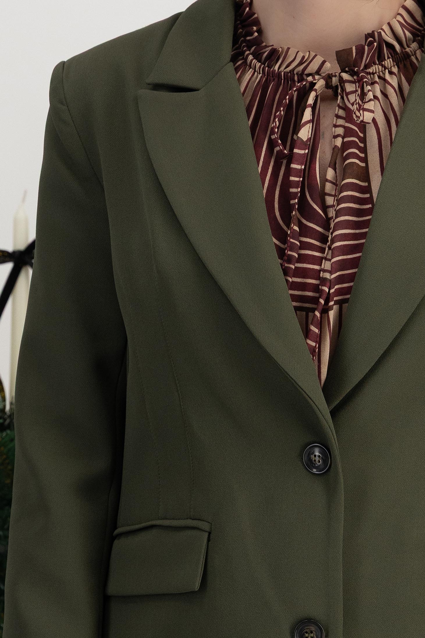 Khaki zöld női kosztüm rugalmas szövet 5 - StarShinerS.hu