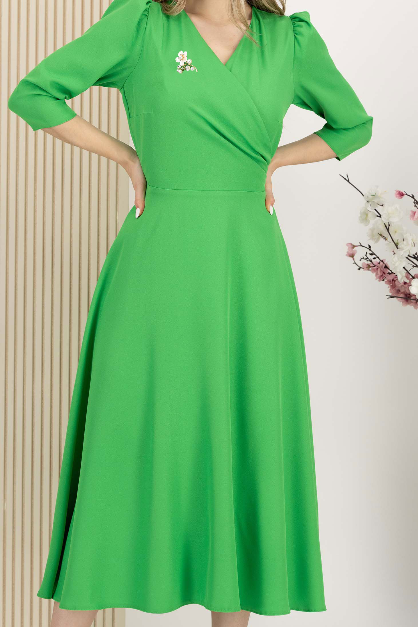Zöld ruha - StarShinerS midi harang georgette 3 - StarShinerS.hu