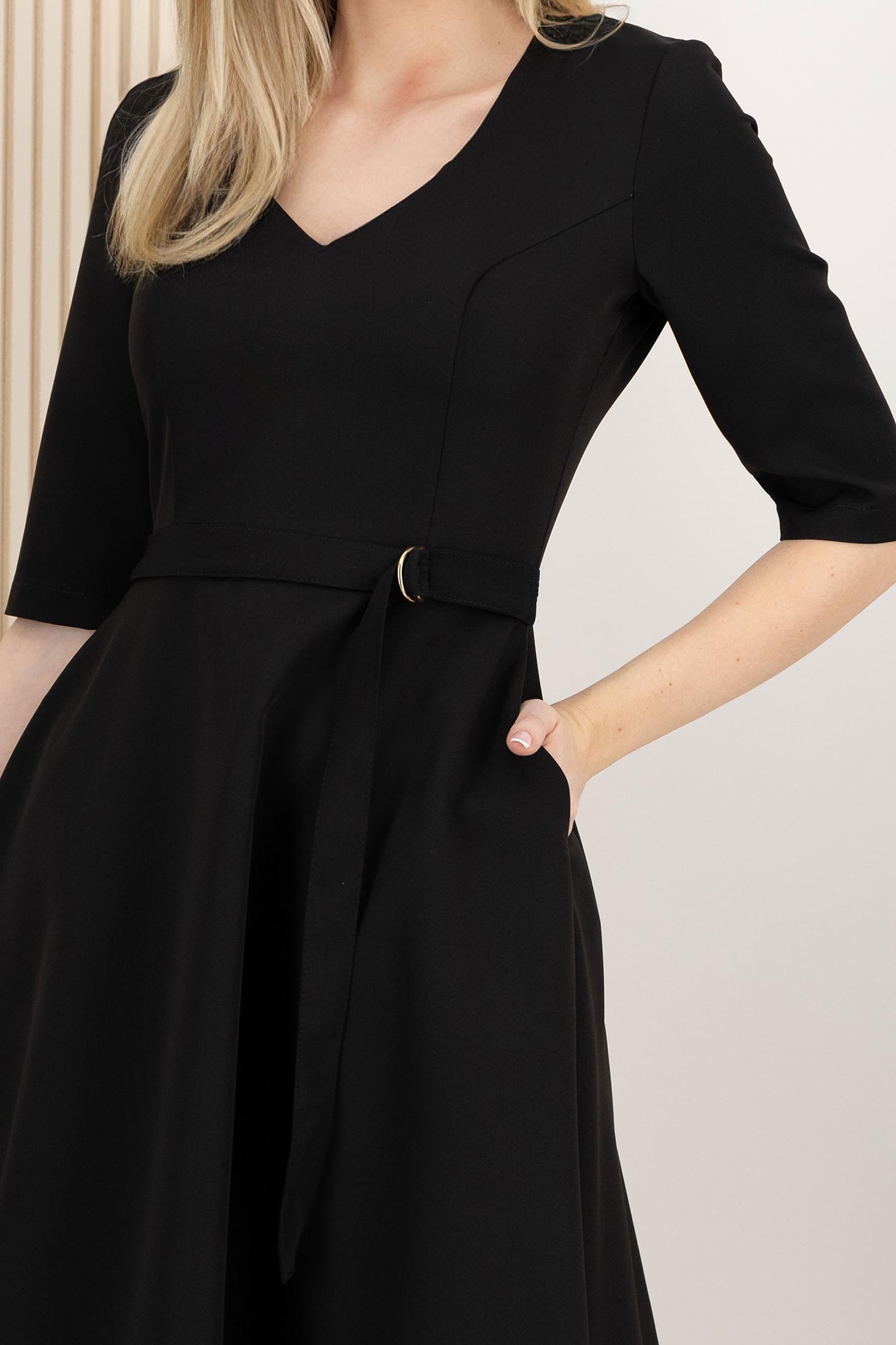 Rochie din stofa elastica neagra midi in clos cu accesoriu tip curea - StarShinerS 5 - StarShinerS.ro