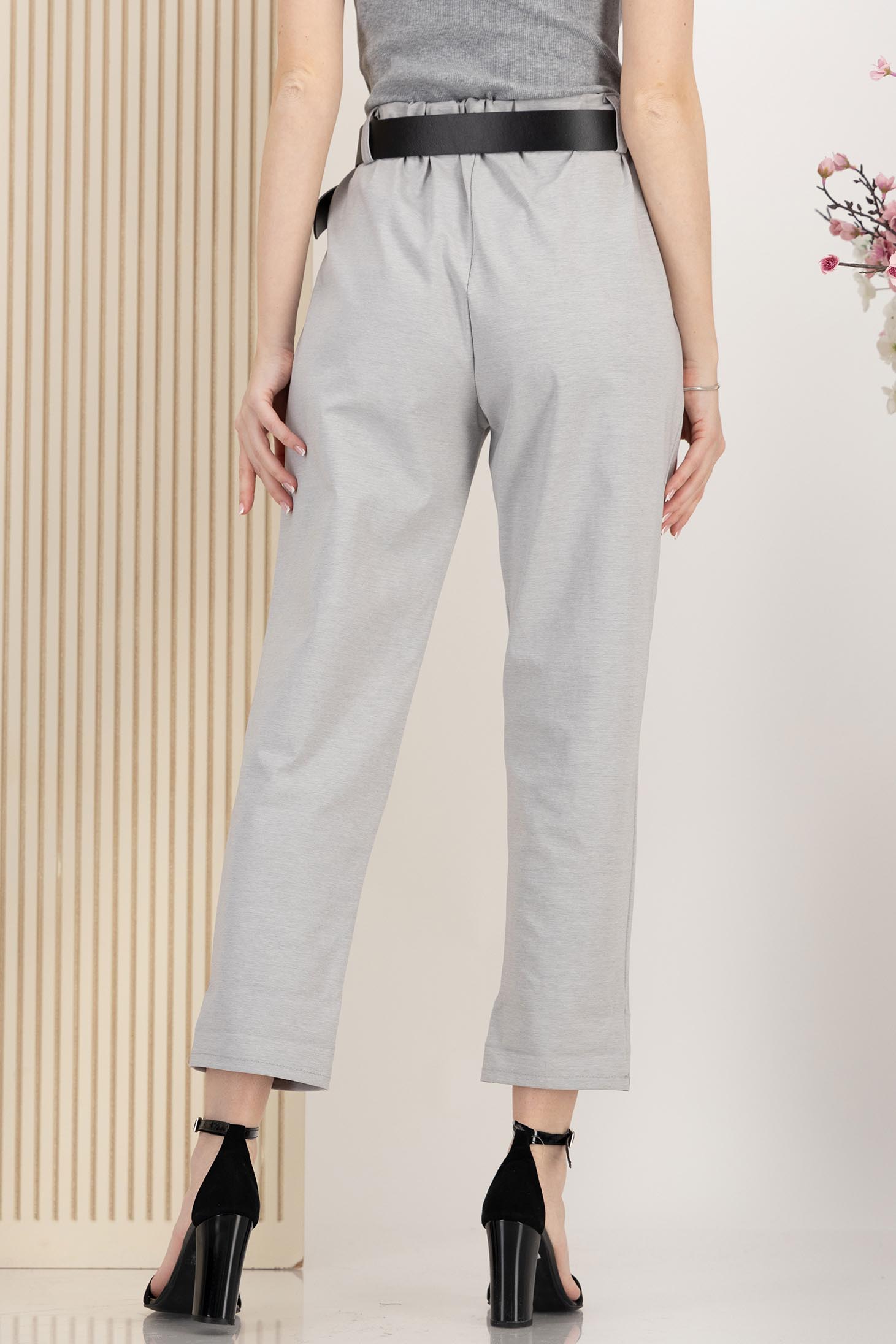 Pantaloni lungi din bumbac gri cu elastic in talie si accesoriu tip curea 4 - StarShinerS.ro