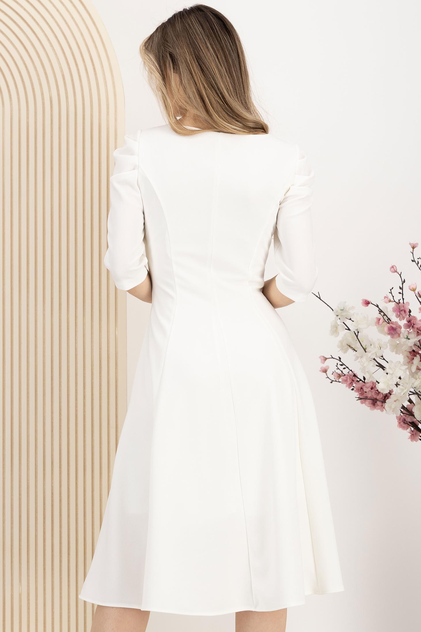Rochie din crep alba midi in clos cu umeri bufanti si decolteu patrat - StarShinerS 2 - StarShinerS.ro