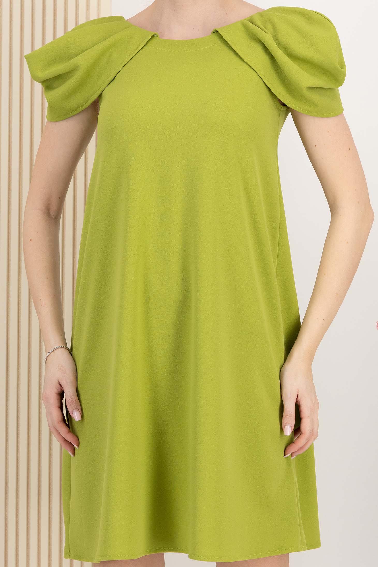 Rochie din crep verde lime scurta cu croi larg - StarShinerS 5 - StarShinerS.ro