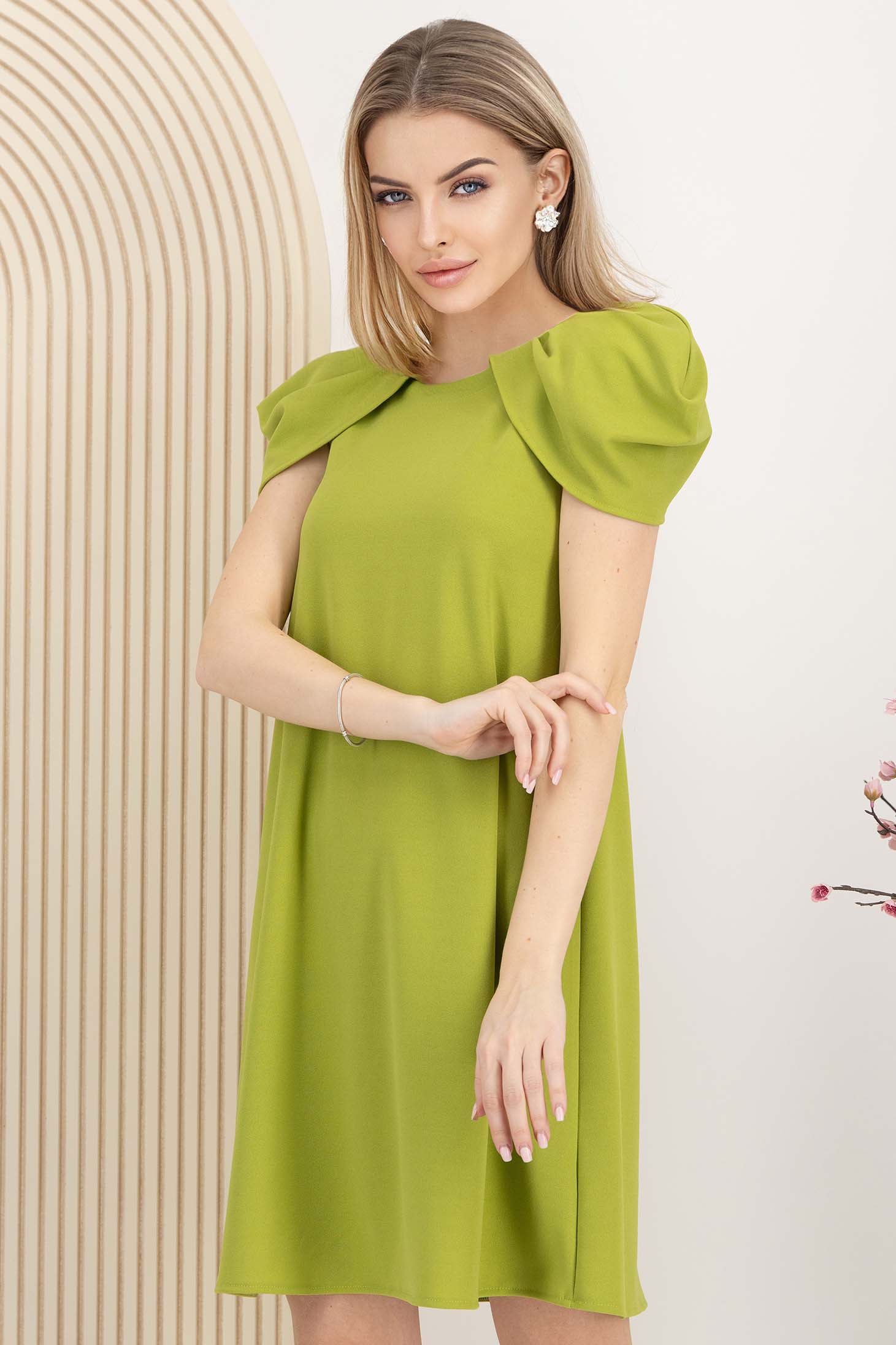 Rochie din crep verde lime scurta cu croi larg - StarShinerS 3 - StarShinerS.ro