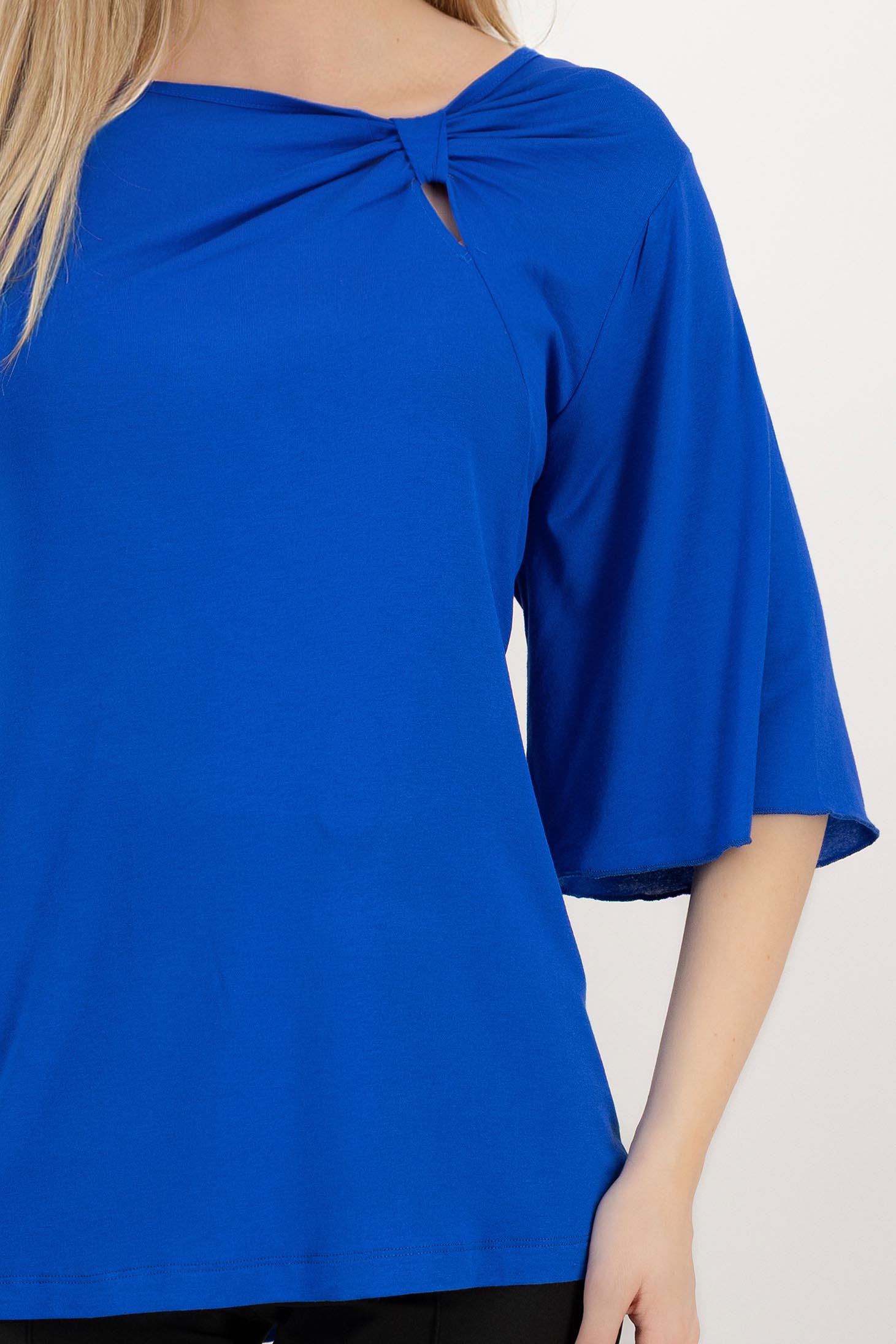 Bluza dama din lycra albastra cu croi larg si detaliu frontal tip fundita 5 - StarShinerS.ro