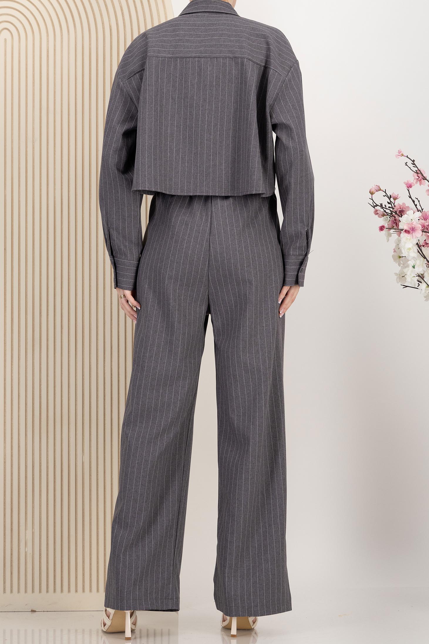 Compleu din material subtire gri cu elastic in talie 4 - StarShinerS.ro