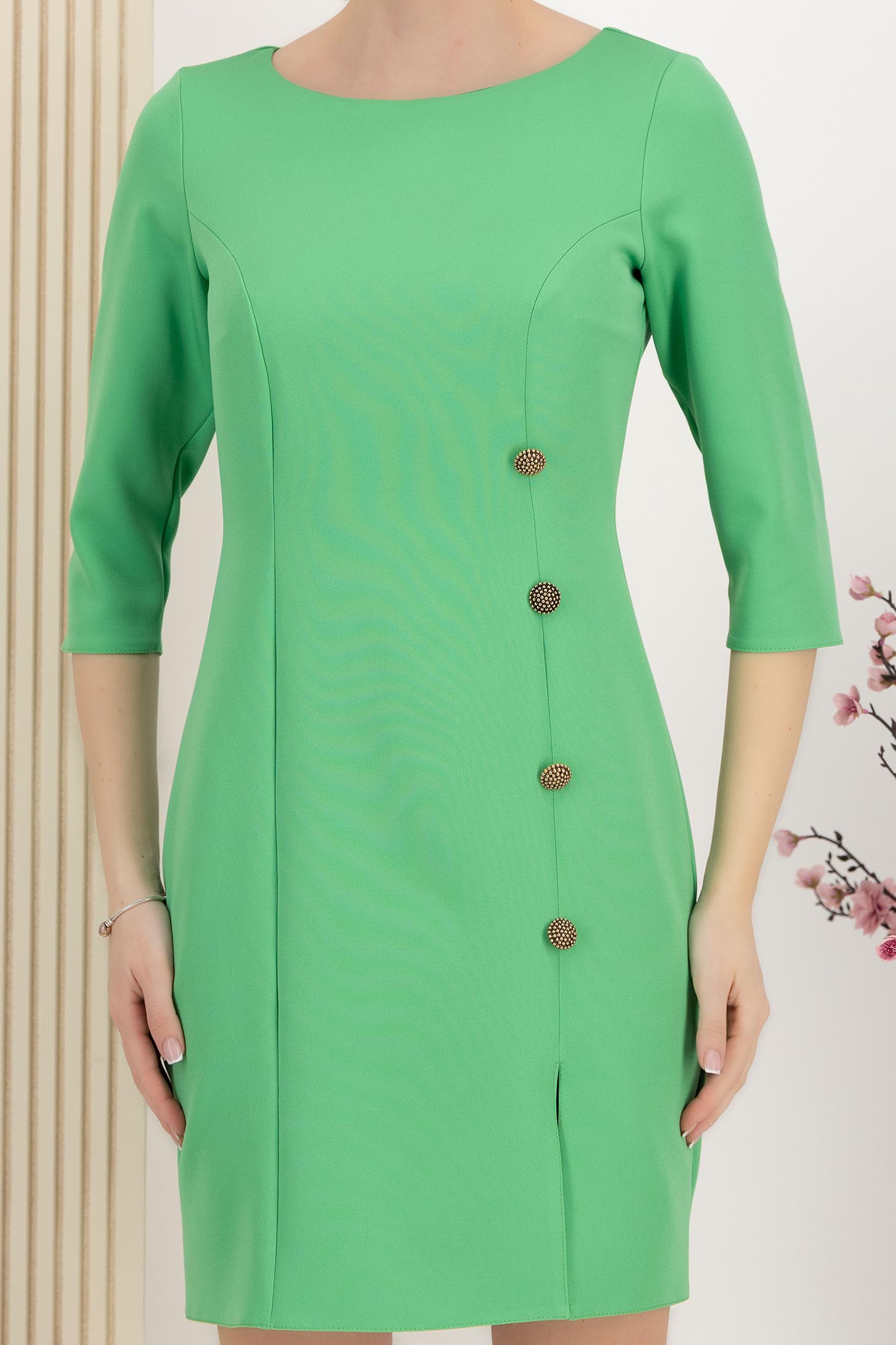 Rochie din stofa elastica verde-deschis scurta tip creion cu nasturi decorativi - StarShinerS 4 - StarShinerS.ro